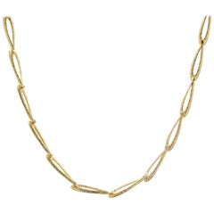 1960s French 18 Karat Yellow Gold Oatmeal Mesh Necklace