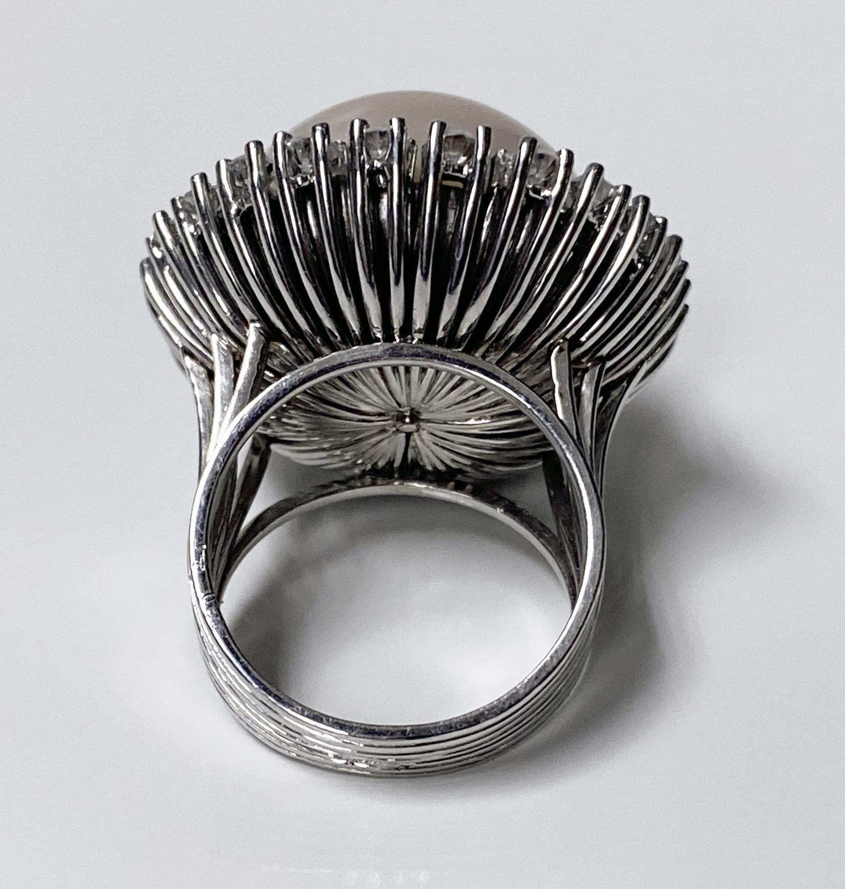 1960er Jahre Französisch 18 Karat Mabe Perle und Diamant-Ring 1