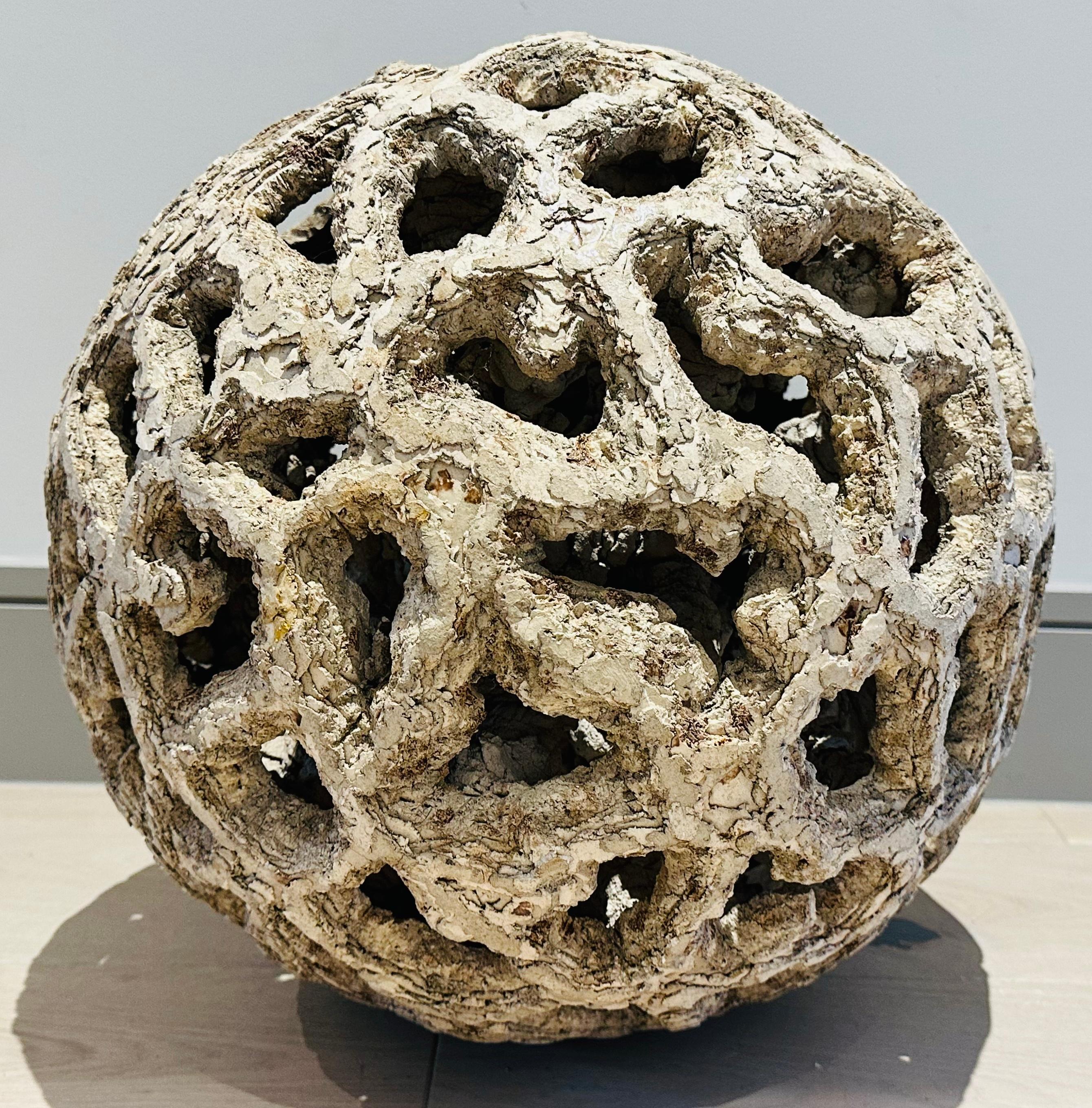 20ième siècle Sculpture futuriste française abstraite en terre cuite « volcanique » de l'ère spatiale des années 1960 en vente