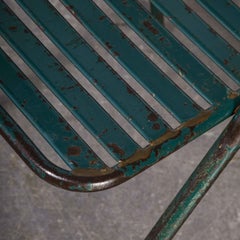 Chaises pliantes en métal vert de l'armée française des années 1960, différentes quantités disponibles