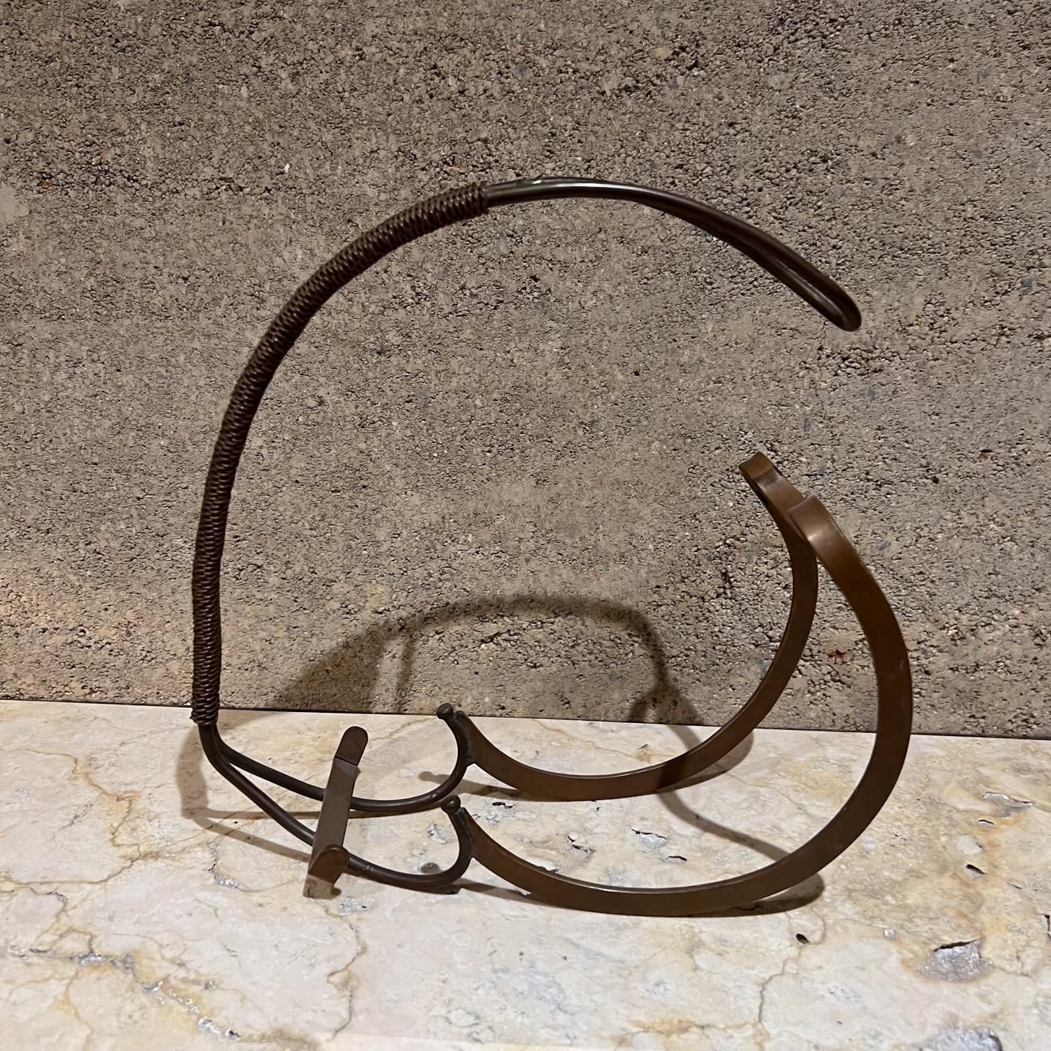 1960s French Art Deco Sculptural Wine Bottle Holder Woven Copper For Sale 1