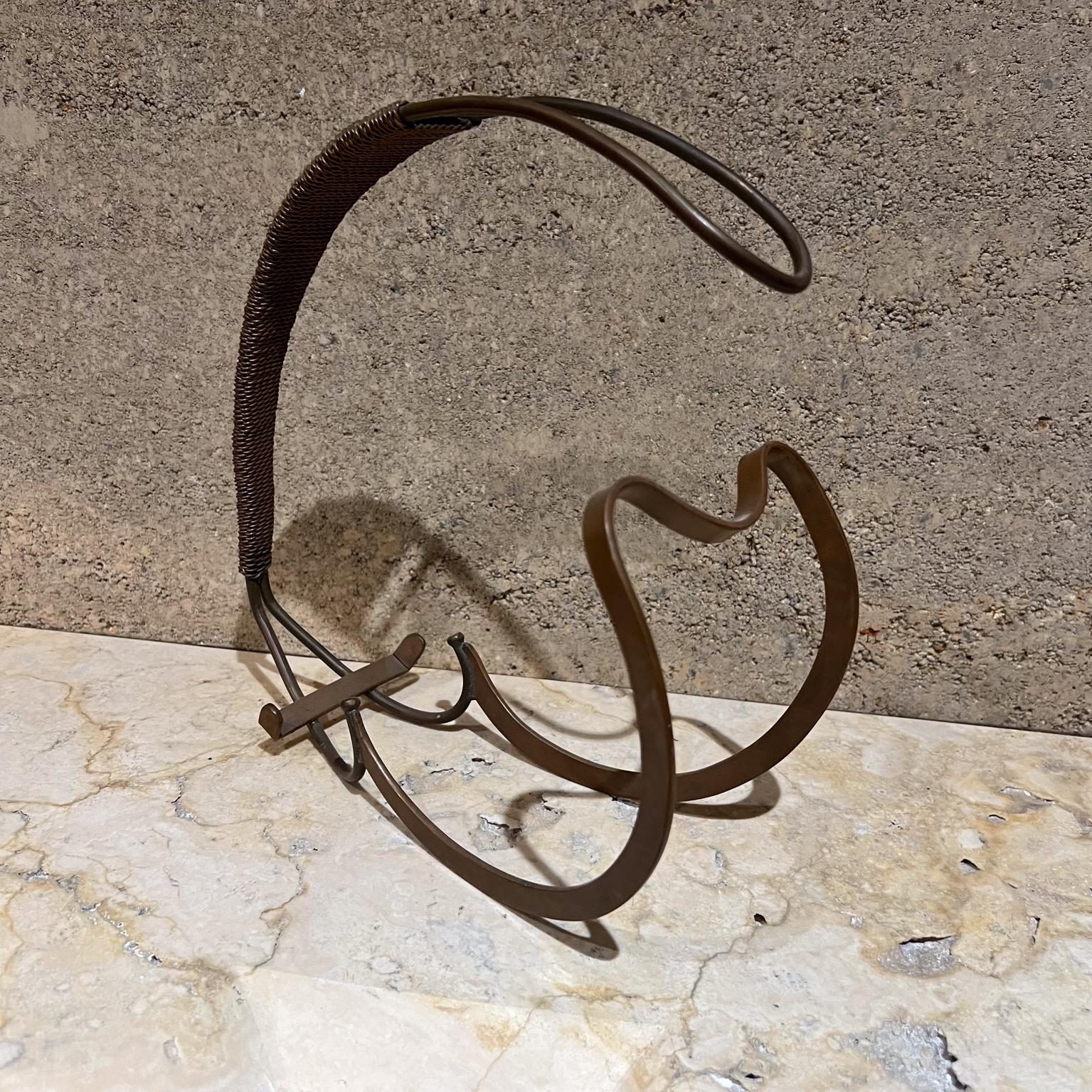 1960s French Art Deco Sculptural Wine Bottle Holder Woven Copper For Sale 2