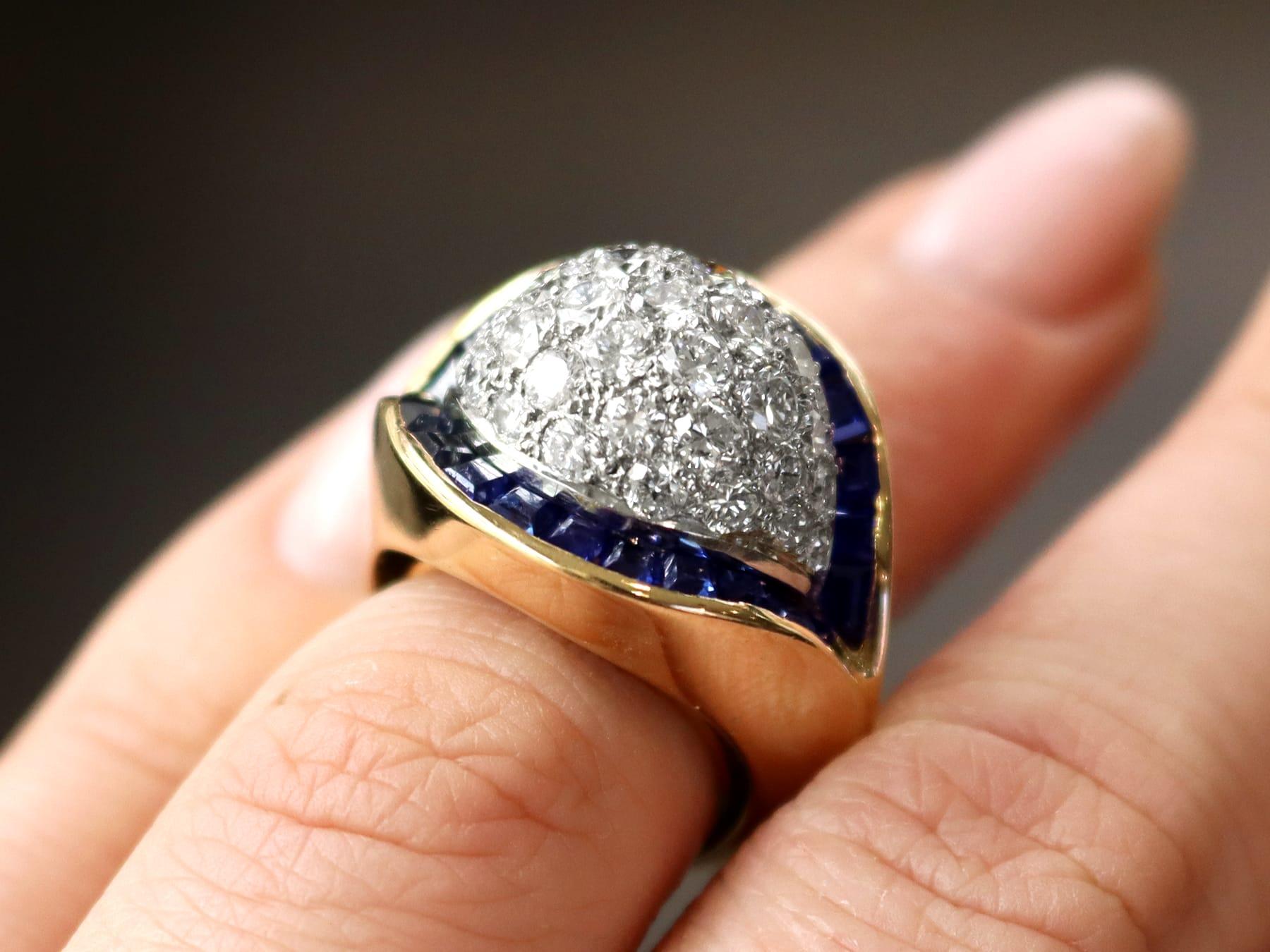 Round Cut 1960s French Art Deco Style Sapphire 1.72 Carat Diamond Gold Cocktail Ring For Sale