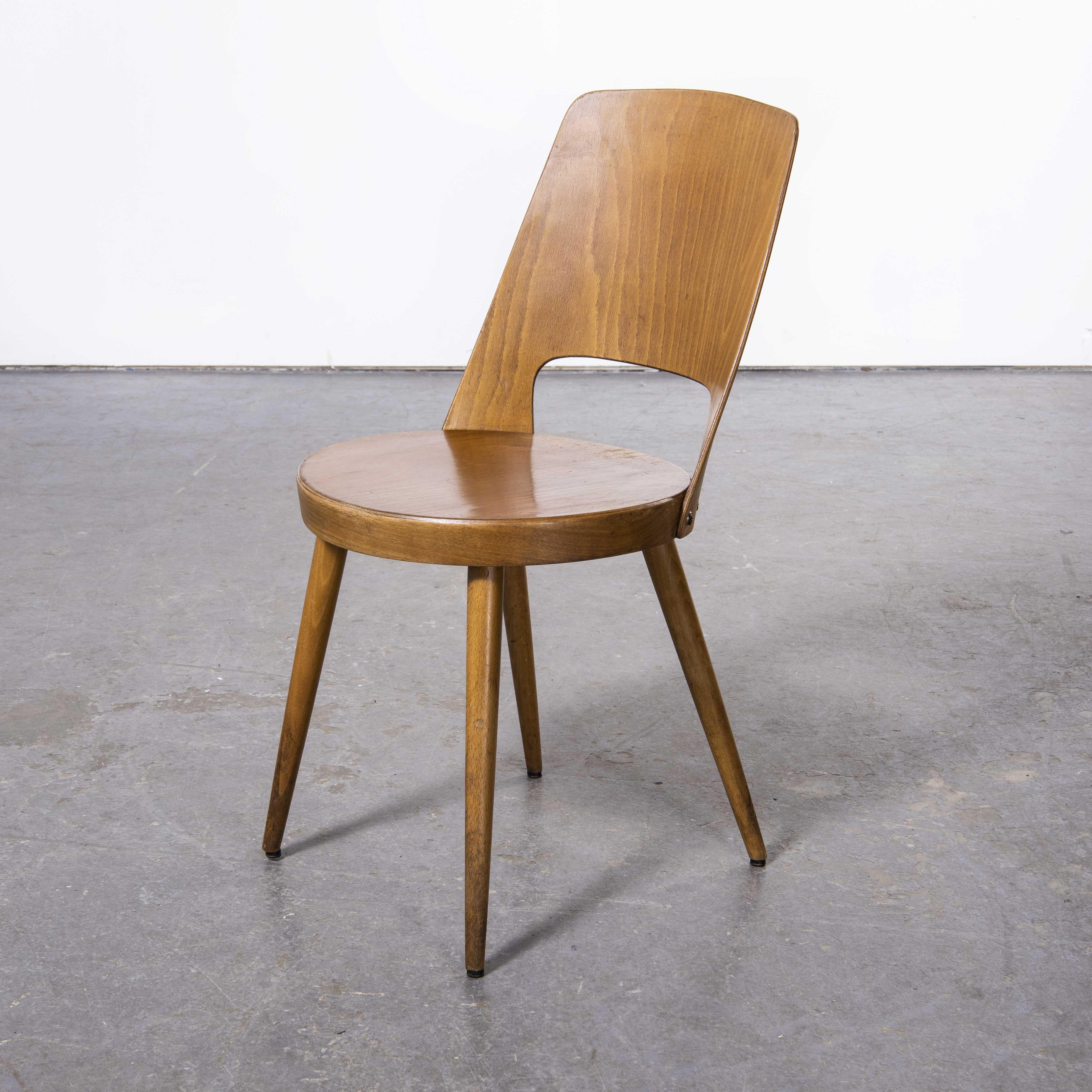 Français Ensemble de huit chaises de salle à manger Mondor en bois de hêtre courbé Baumann, France, années 1960 en vente