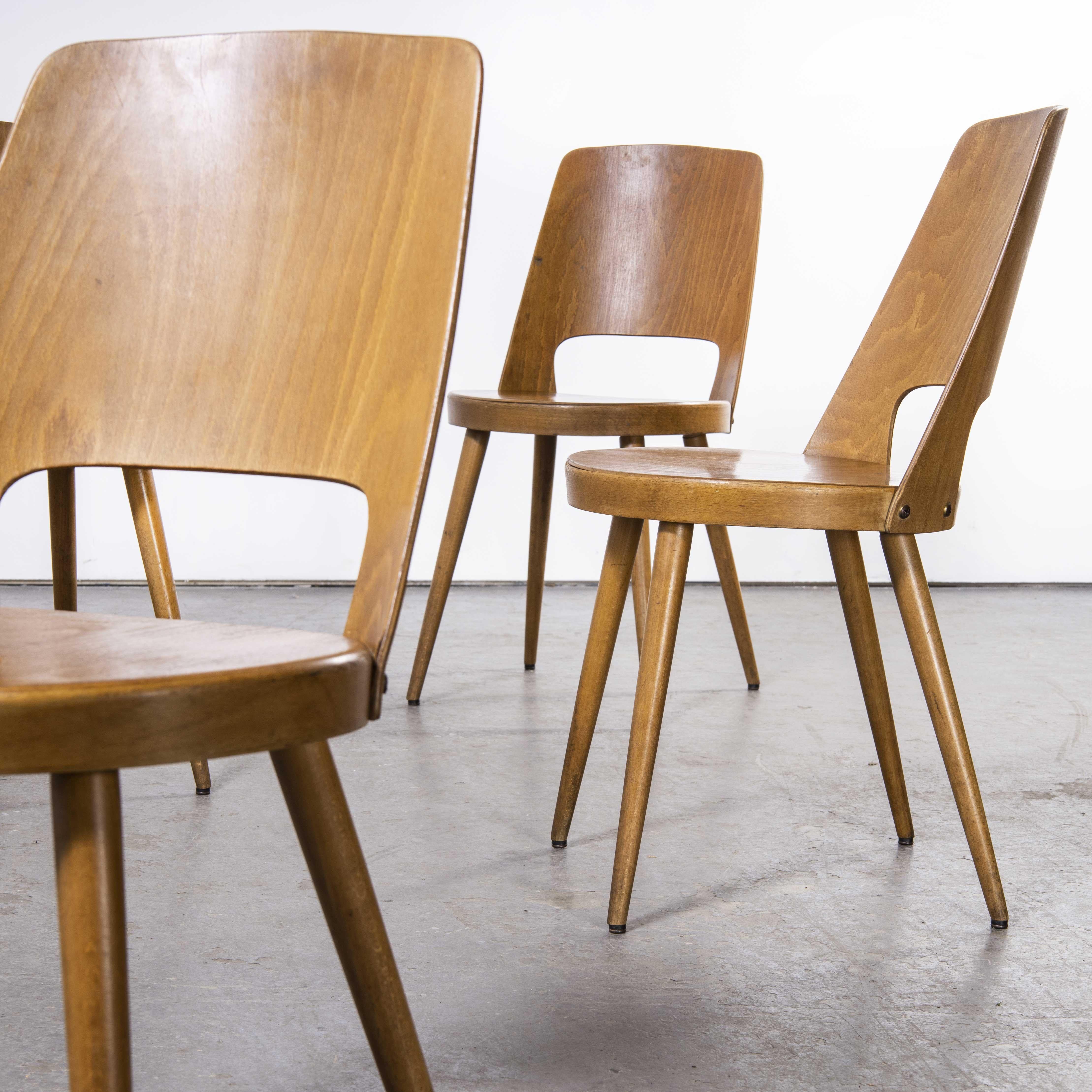 Chaise de salle à manger Mondor en bois de hêtre léger Baumann des années 1960, ensemble de six pièces en vente 1