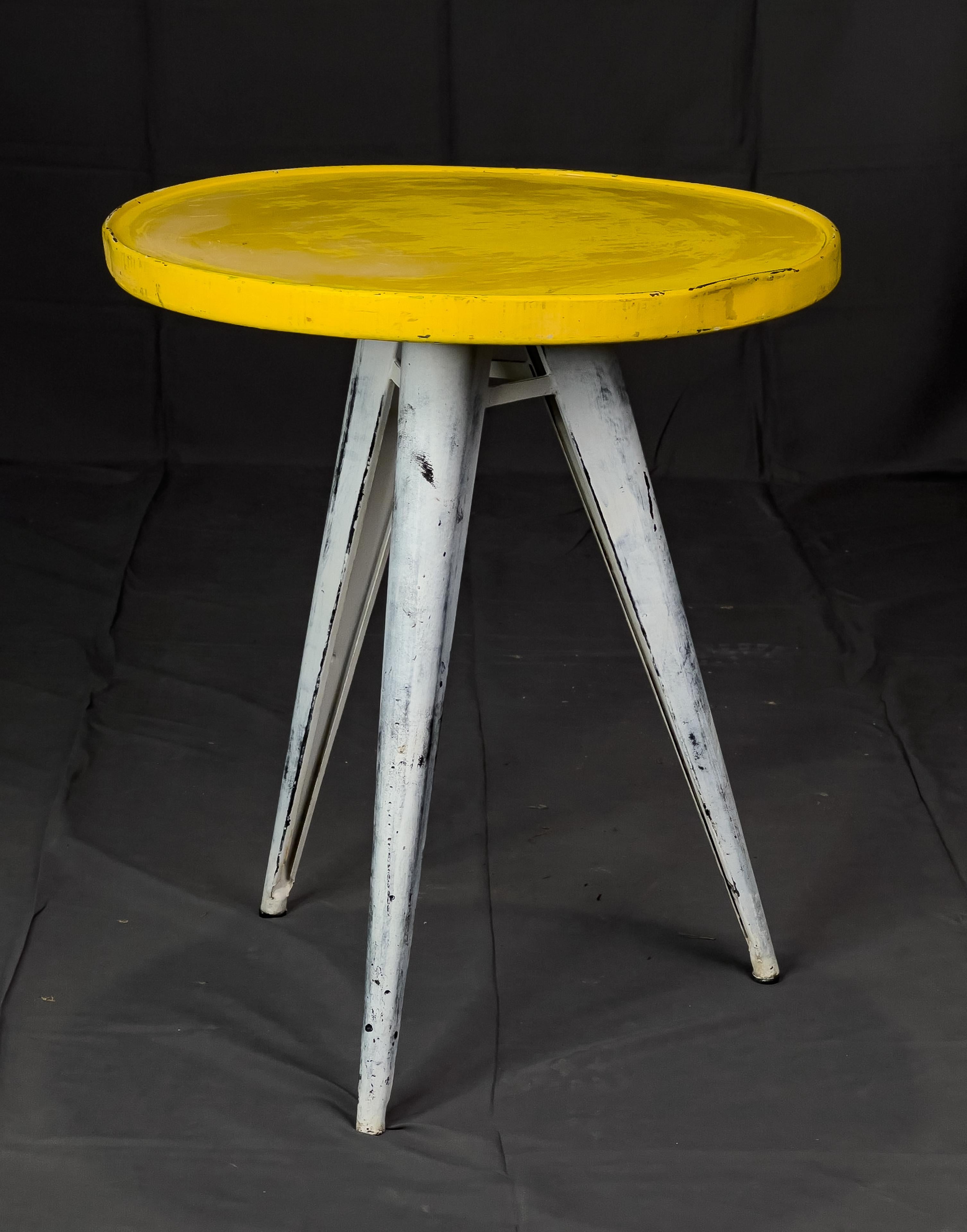 Tables de bistrot françaises des années 1960 en vente 5