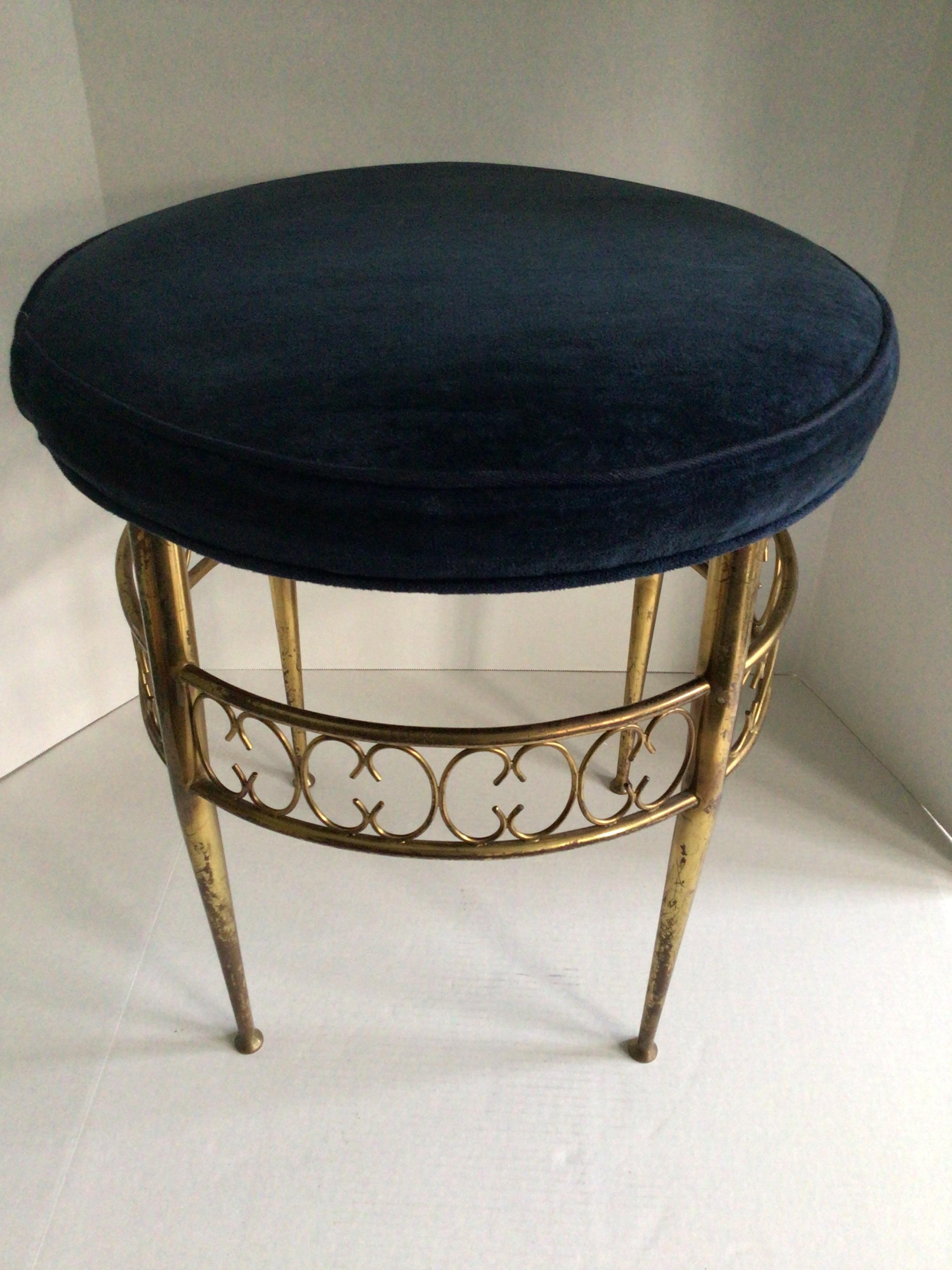 1960s French Brass Stool In Good Condition For Sale In Tarrytown, NY