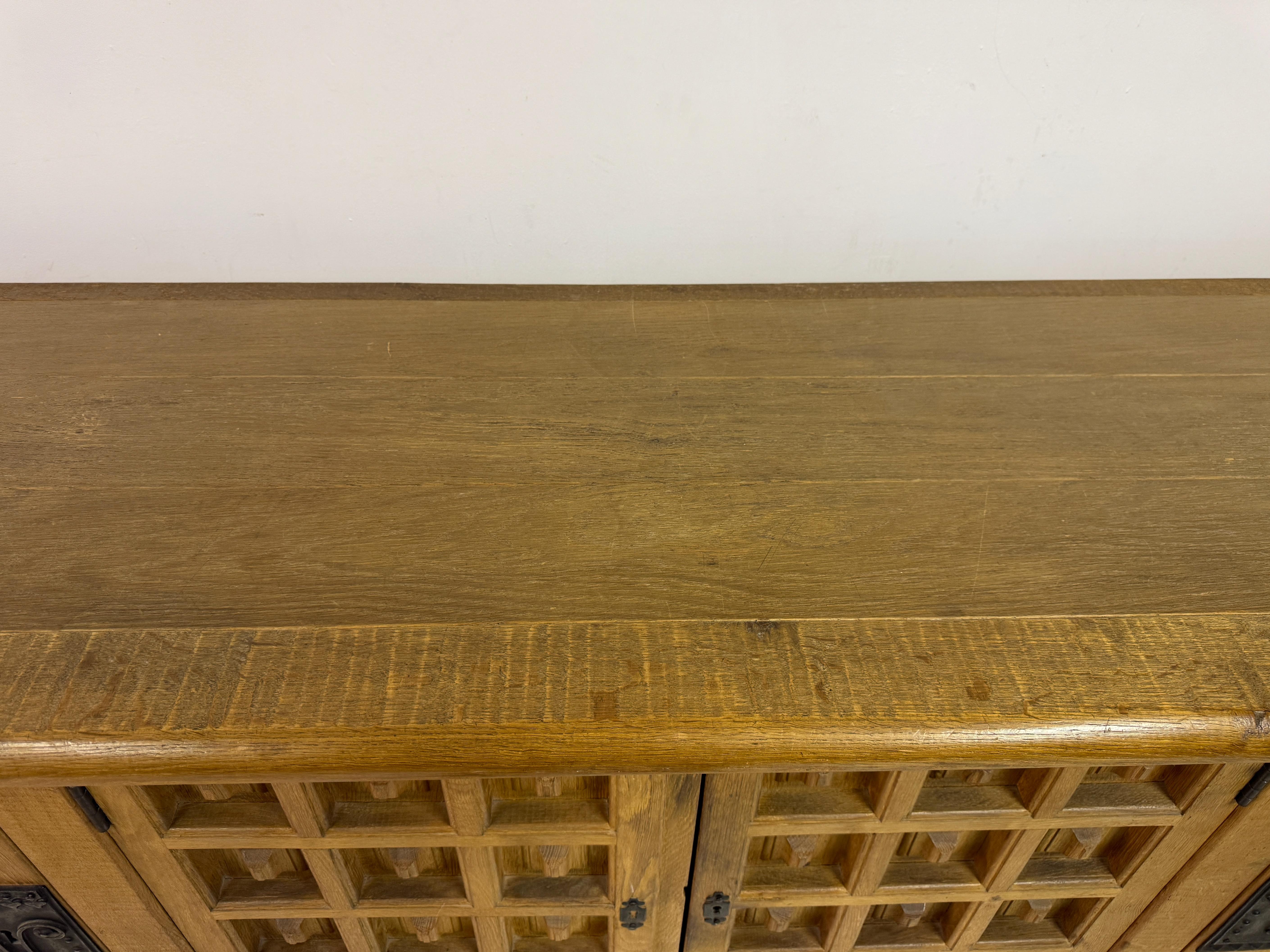 Credenza francese brutalista anni '60 in Oak in stile alpino in vendita 3