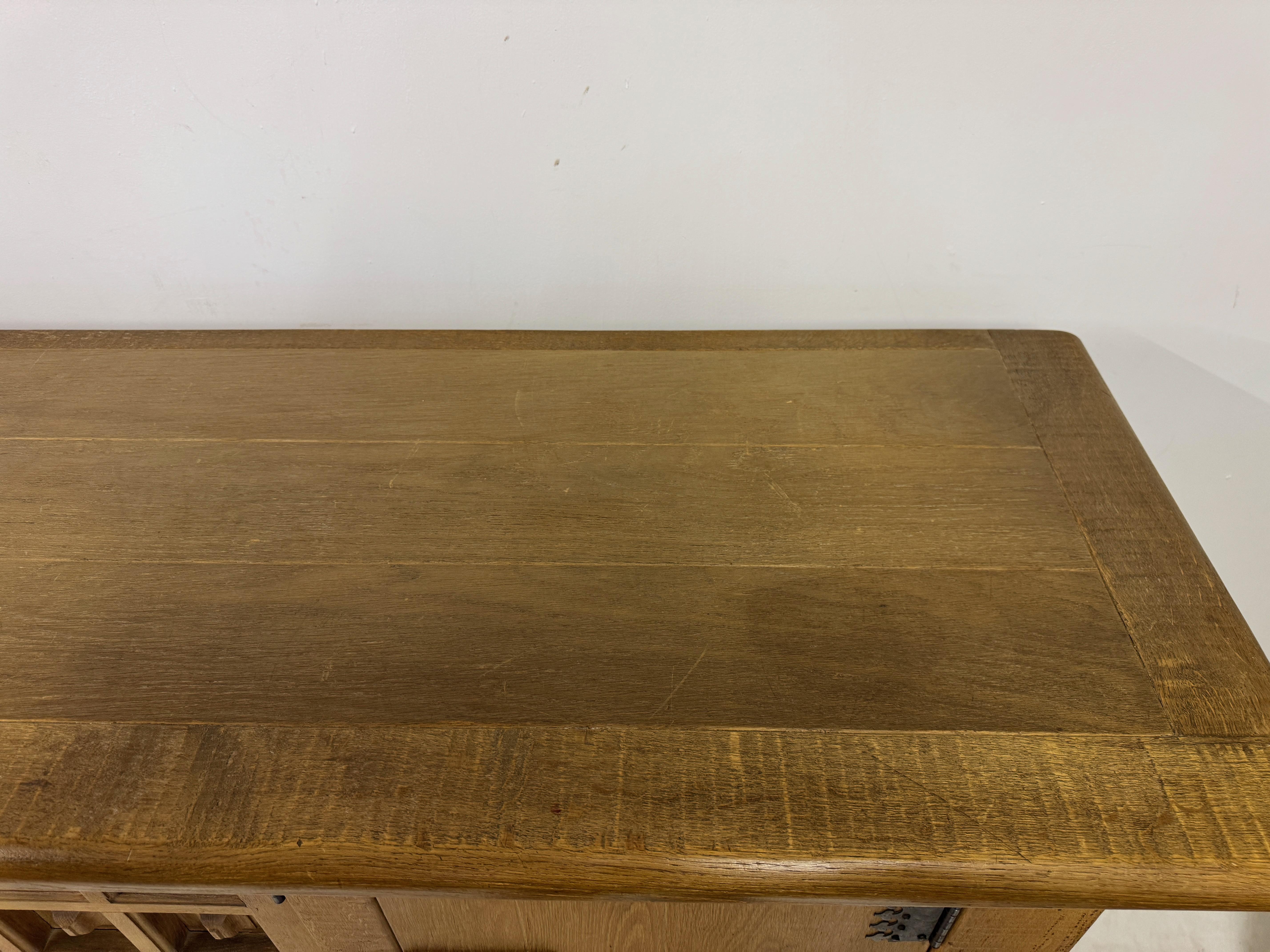 Credenza francese brutalista anni '60 in Oak in stile alpino in vendita 2