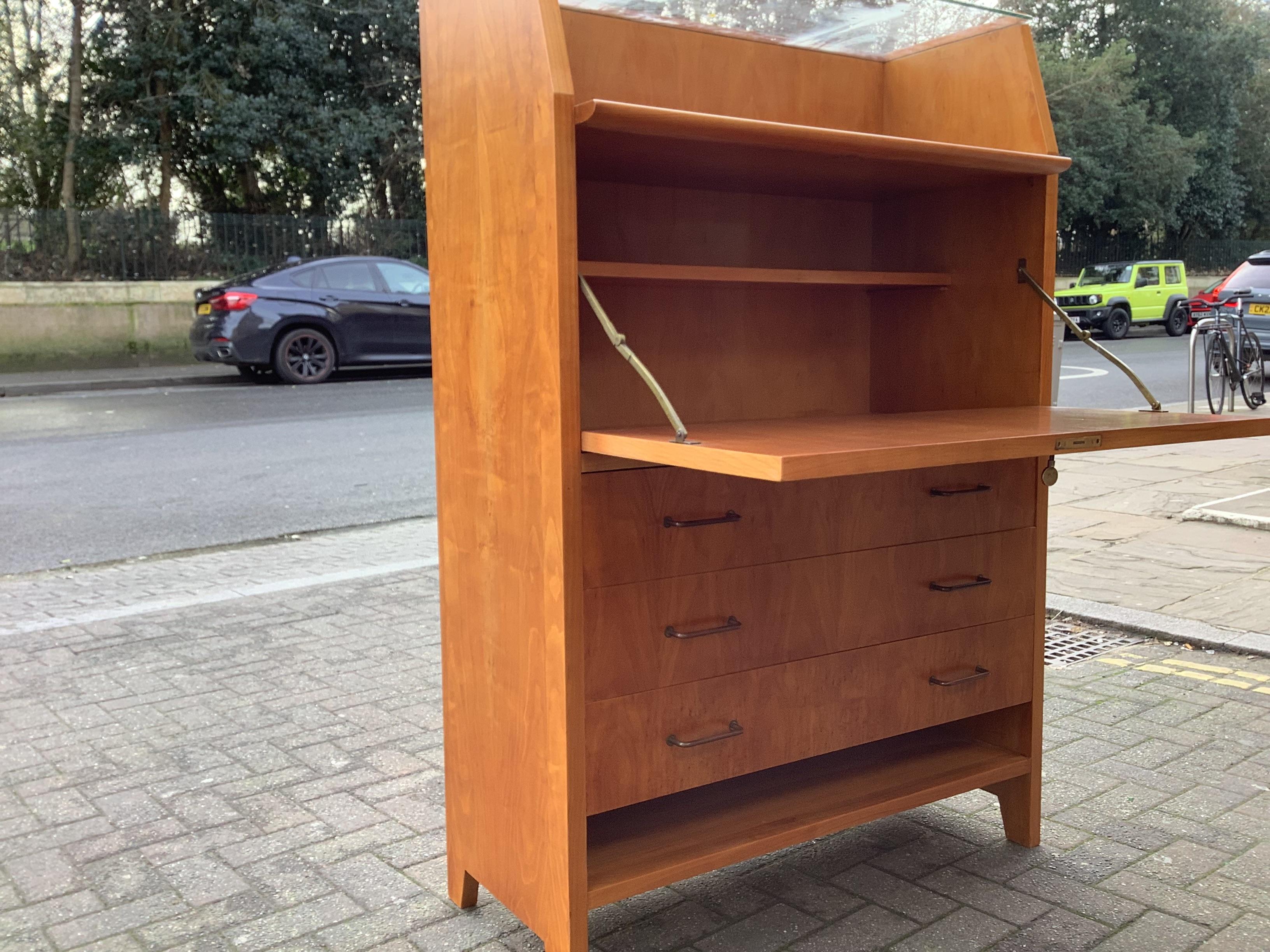Mid-Century moderno Scrivania francese degli anni '60 in vendita