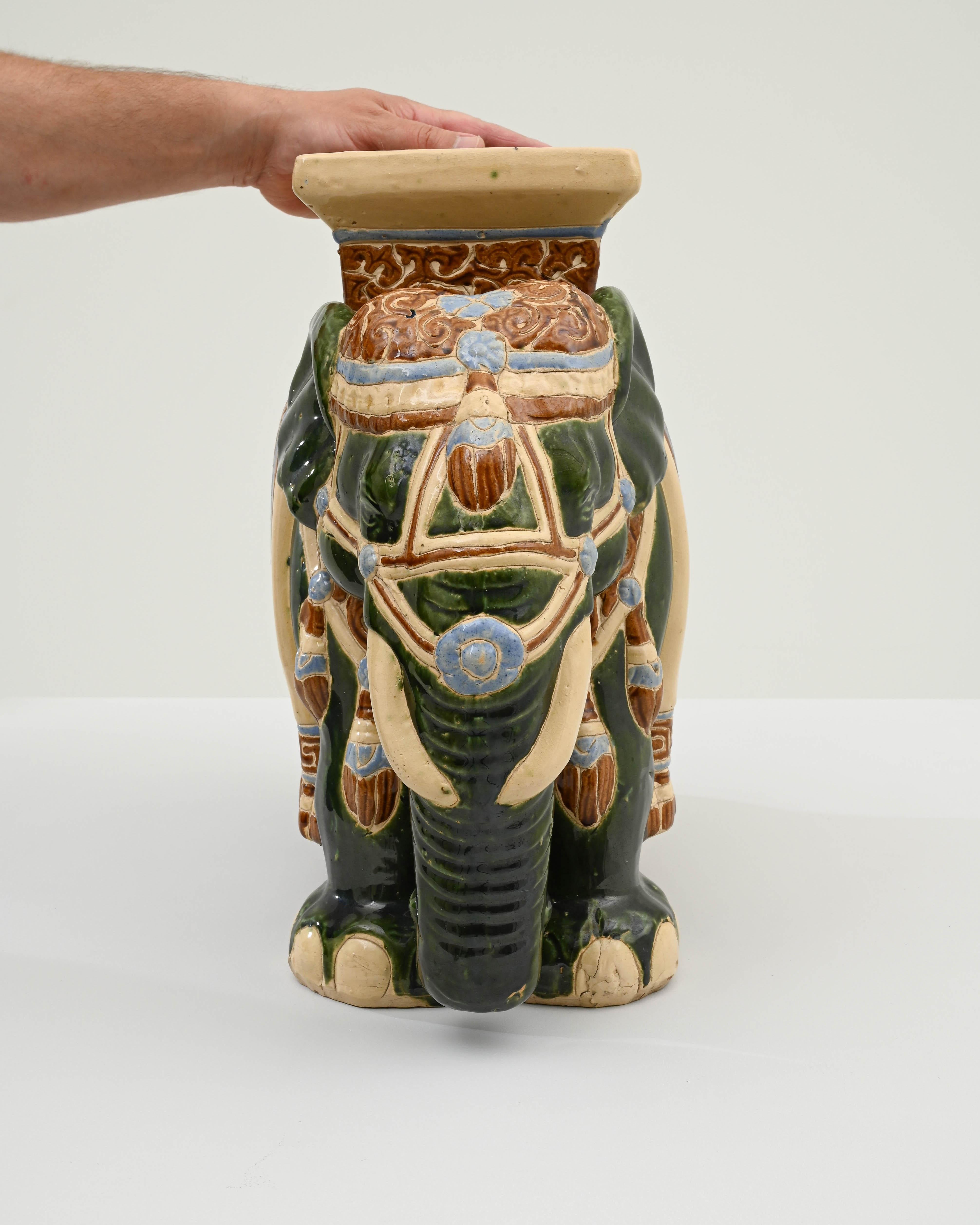 Cineserie Elefante francese in ceramica del 1960 in vendita