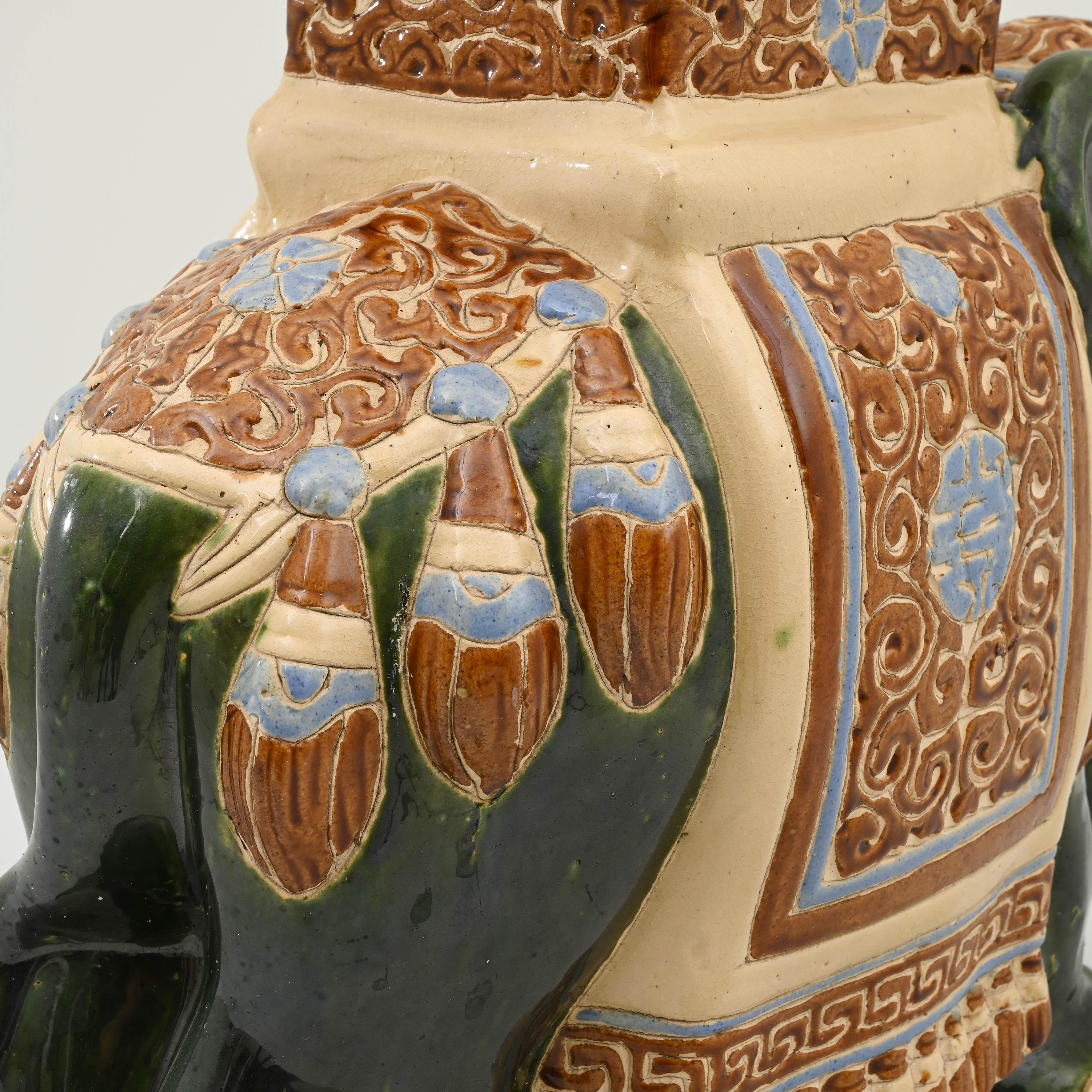 20ième siècle Eléphant en céramique français des années 1960 en vente
