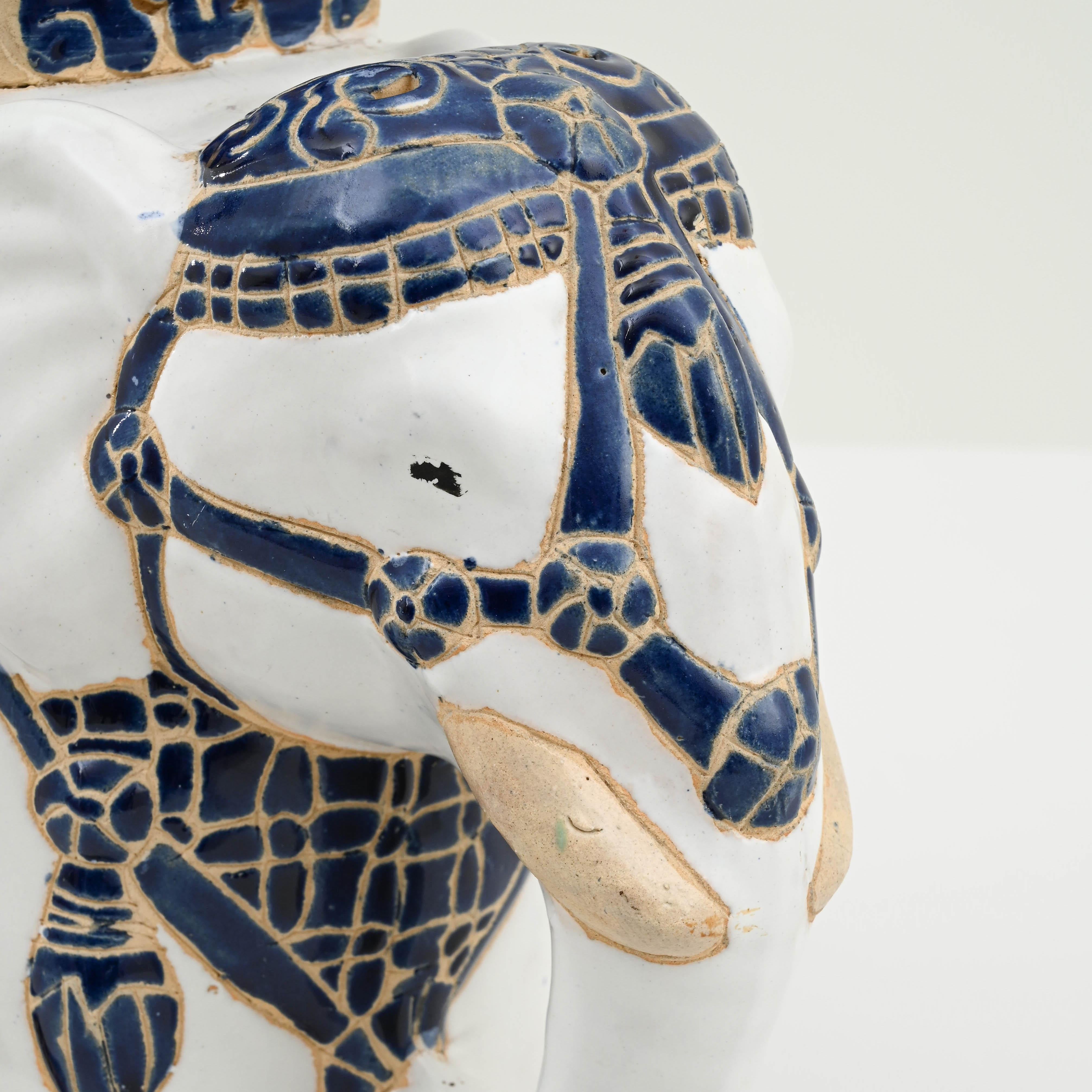 Eléphant en céramique français des années 1960 en vente 1