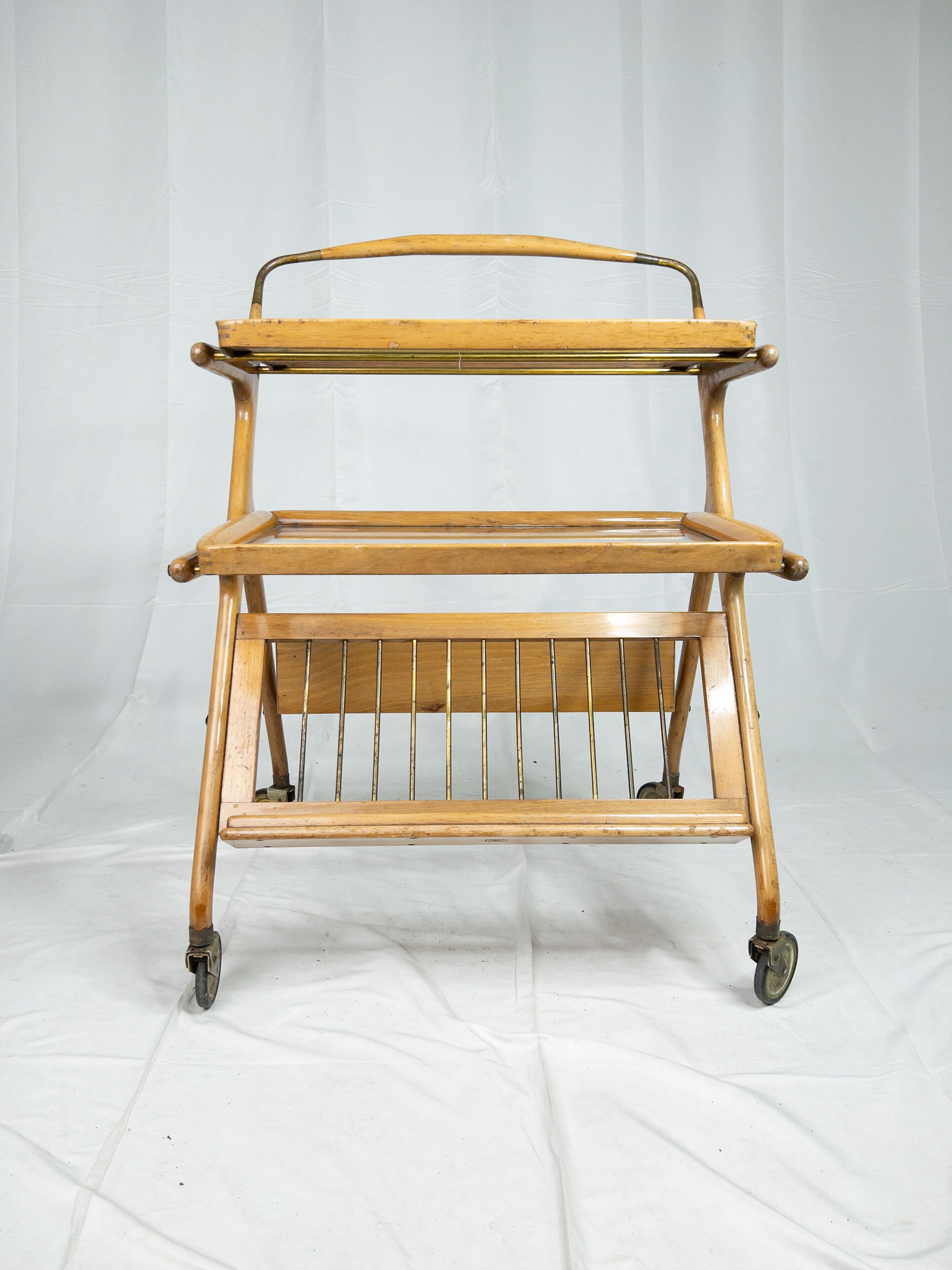 1960’s French Collapsible Wooden Bar Cart In Good Condition For Sale In Houston, TX