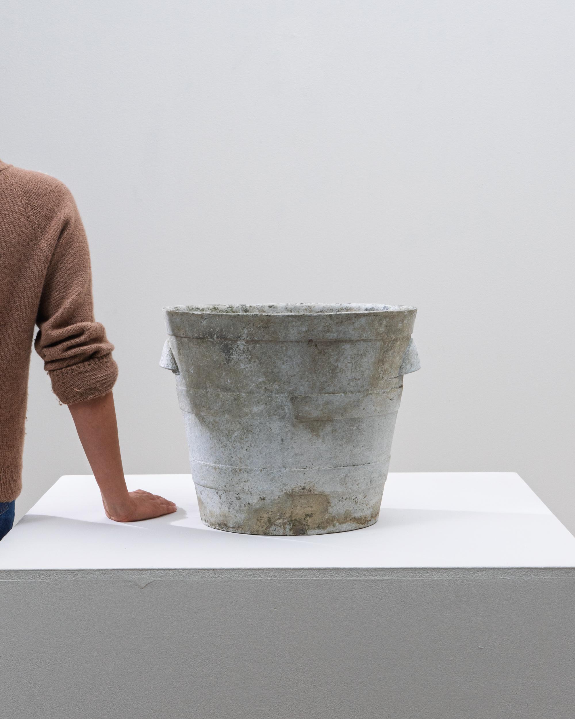 Francese 1960s French Concrete Planter in vendita