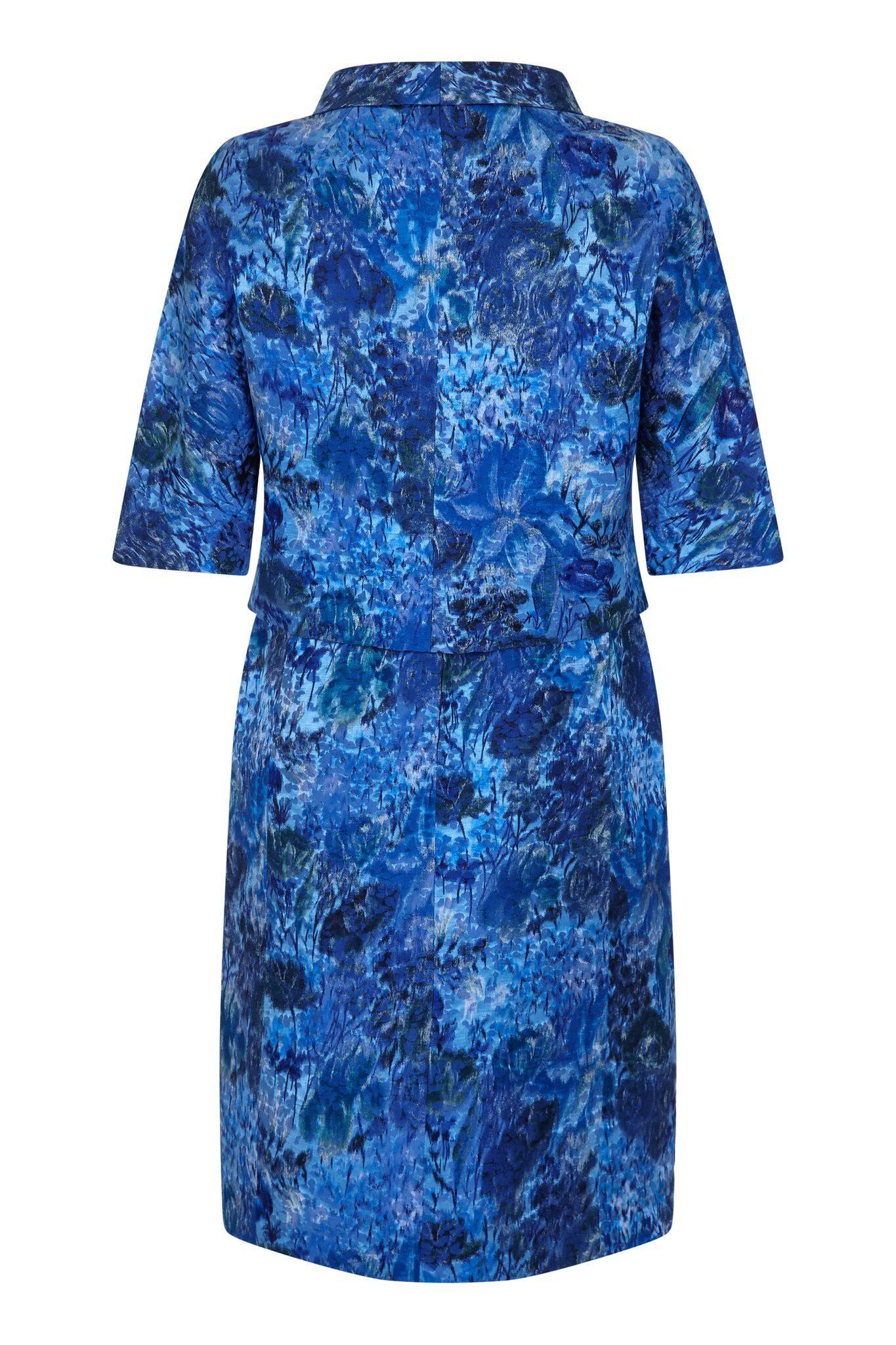Costume robe et veste en soie texturée à fleurs bleues de haute couture française, années 1960 Excellent état - En vente à London, GB