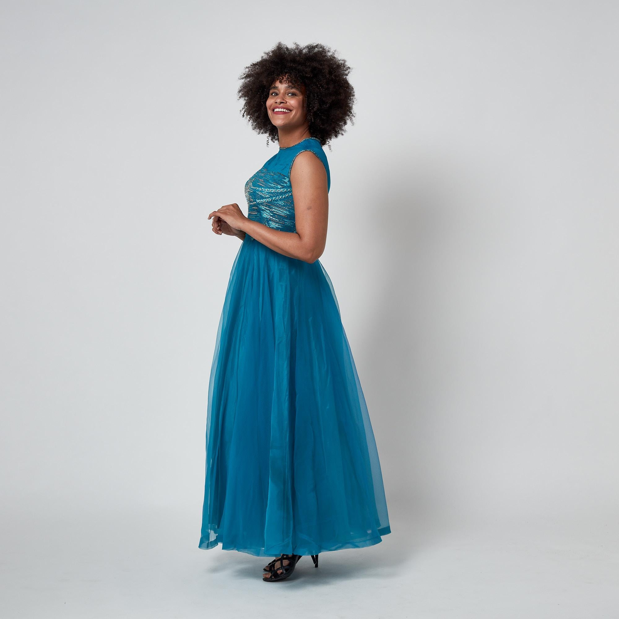 Donna Abito Couture francese anni '60 in organza con corpetto ricamato e con perline in vendita