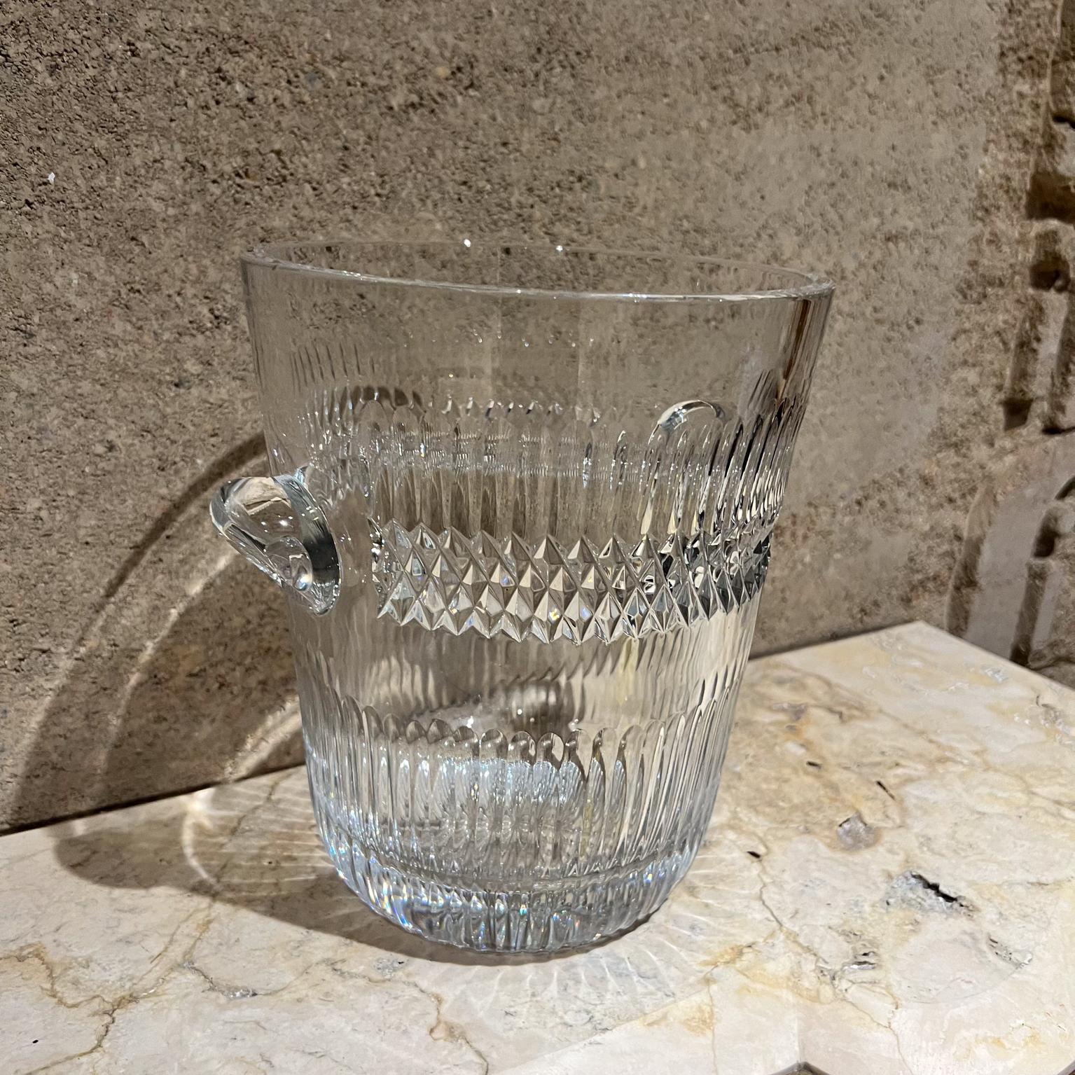 1960er Jahre Französisch Schliff Kristall Champagner Eiskübel Baccarat (Moderne der Mitte des Jahrhunderts) im Angebot