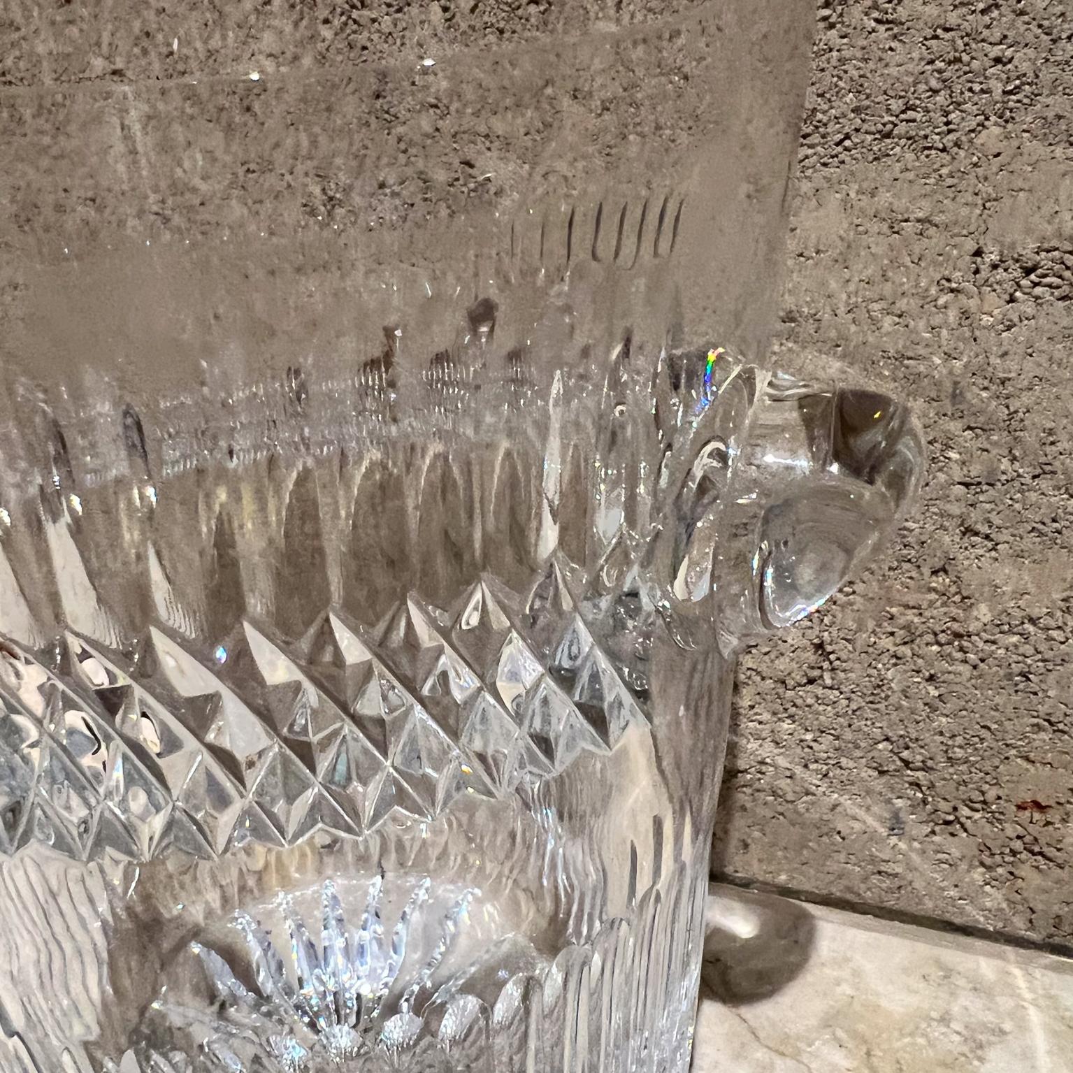 1960er Jahre Französisch Schliff Kristall Champagner Eiskübel Baccarat im Zustand „Gut“ im Angebot in Chula Vista, CA