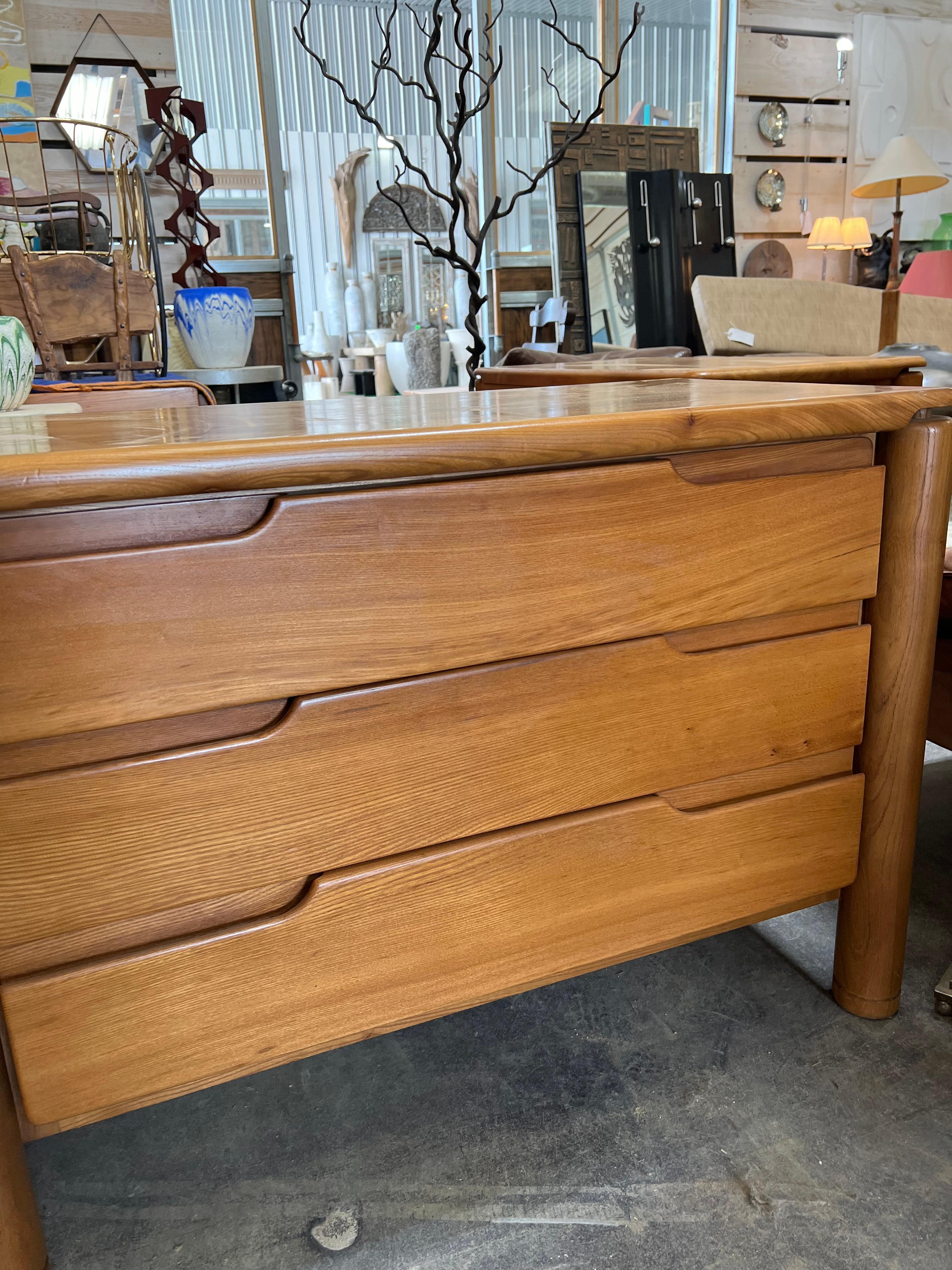 1960’s French Elmwood Dresser by Maison Regain In Good Condition For Sale In Chicago, IL
