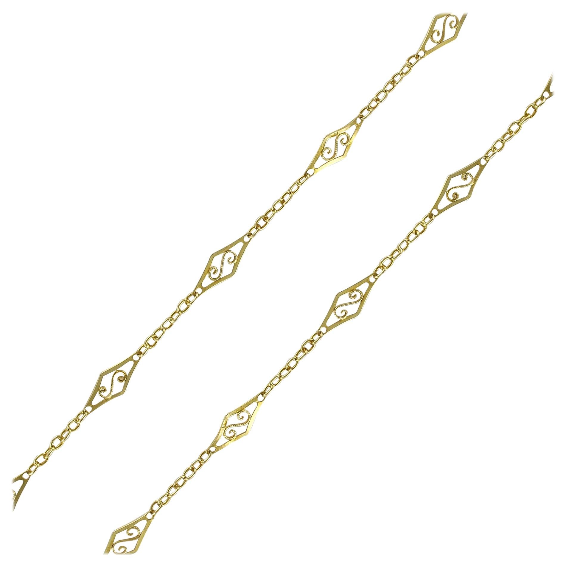 1960s French Filigree 18 Karat Yellow Gold Chain Necklace