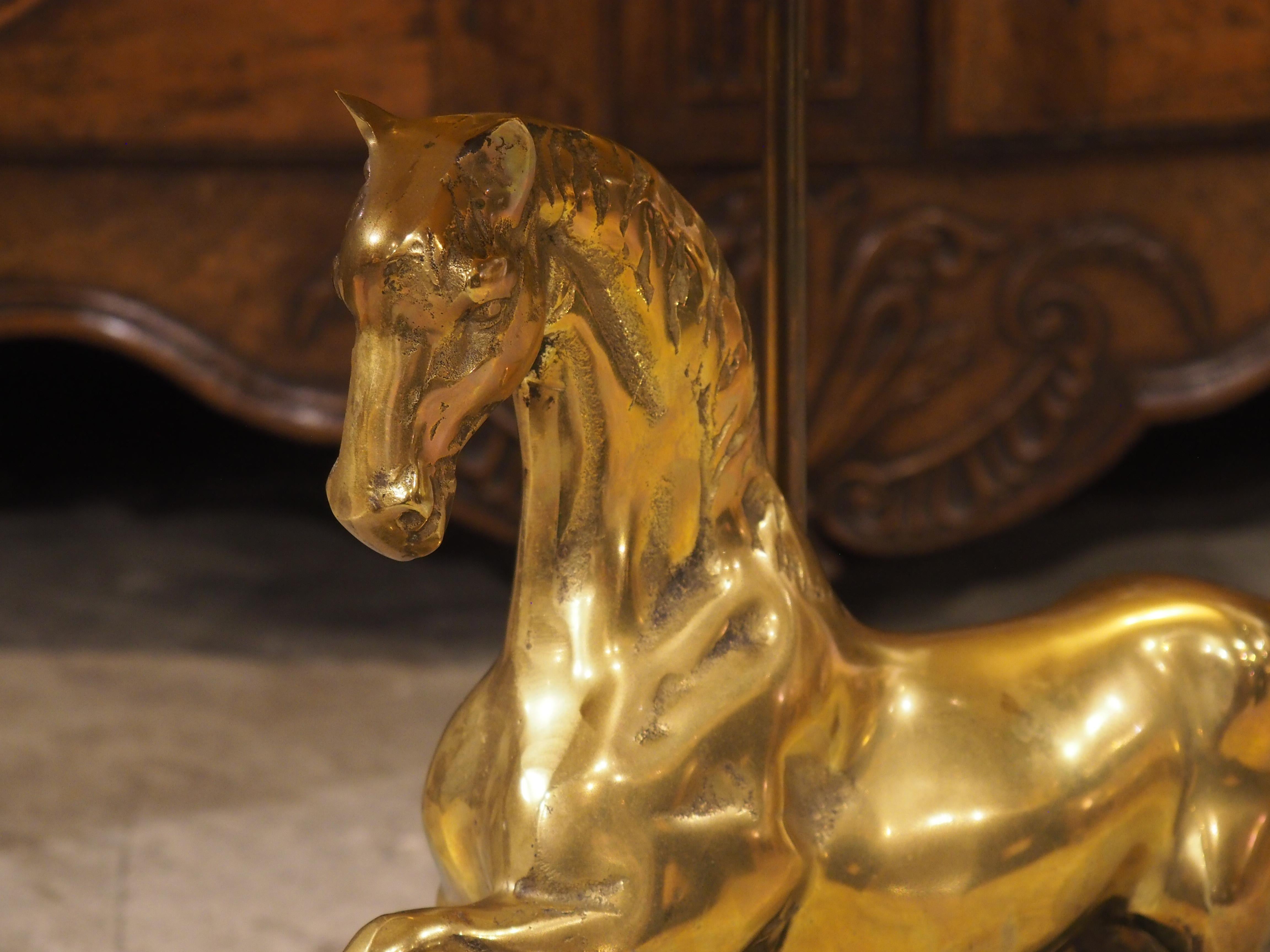Lámpara francesa de latón dorado de los años 60 Caballo Rampante de Maison Charles, París en venta 2