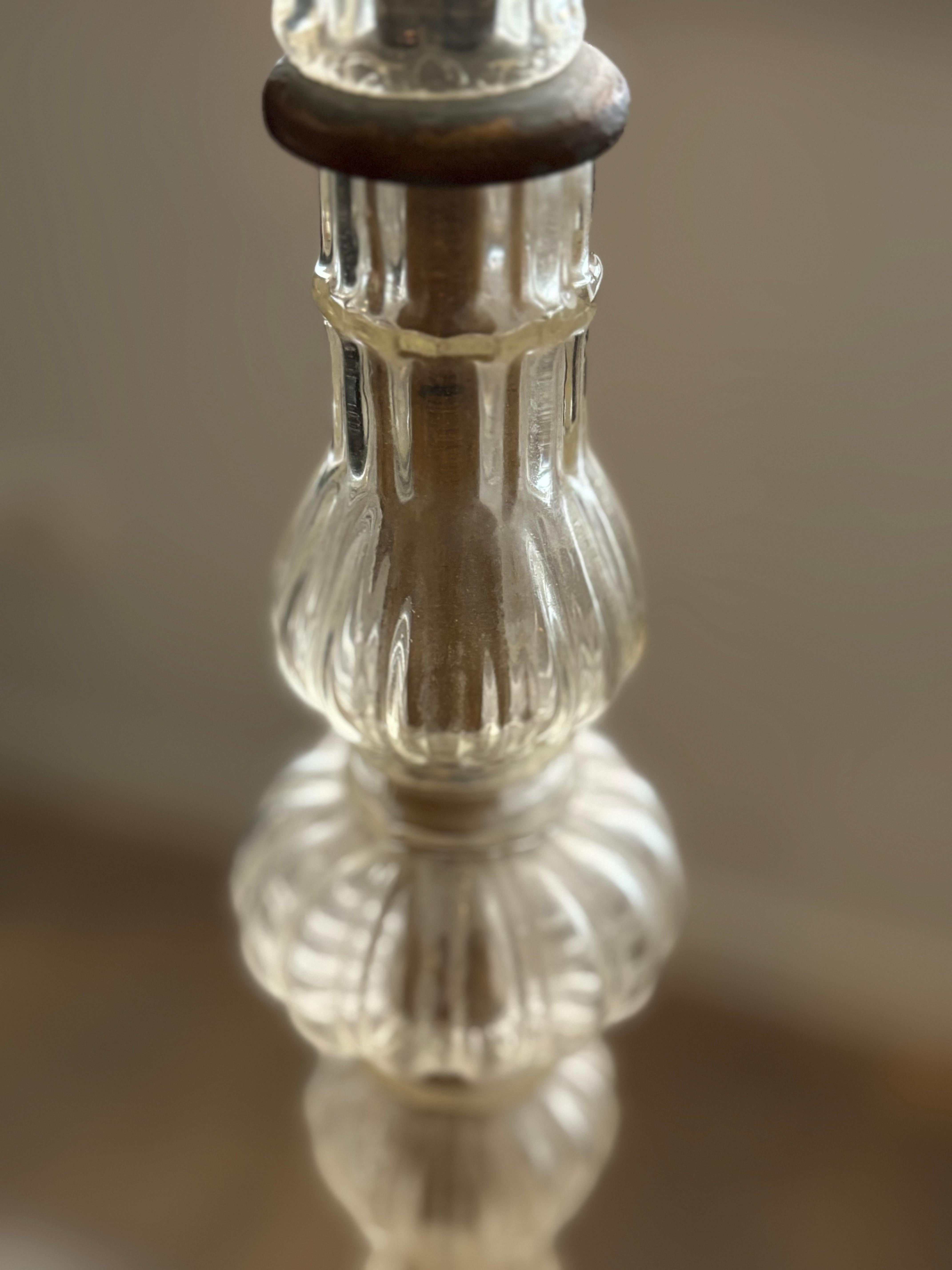 1960er Jahre Französisch Glas & Messing Stehlampe (20. Jahrhundert) im Angebot