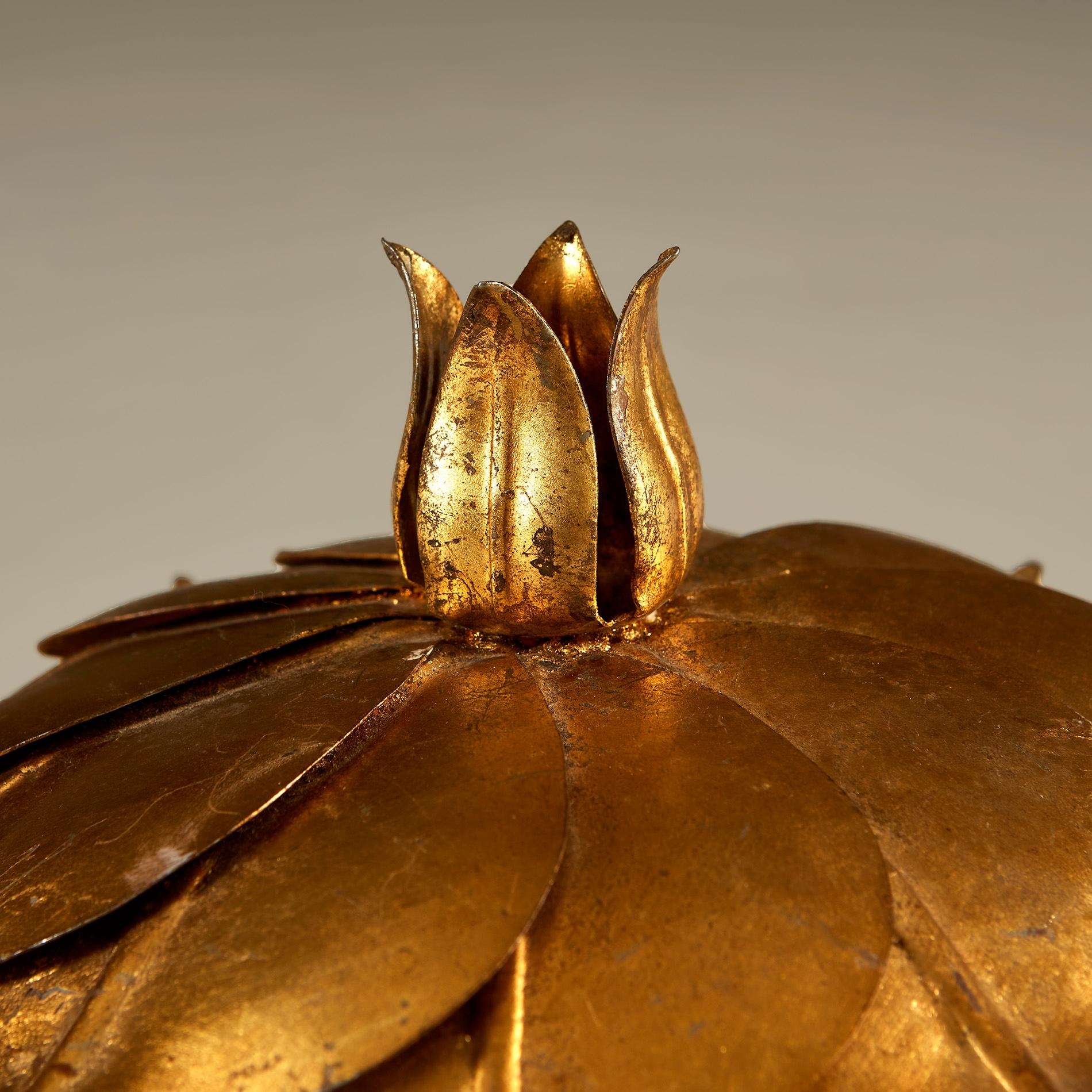 1960s French Gold double petal wall Light For Sale 3