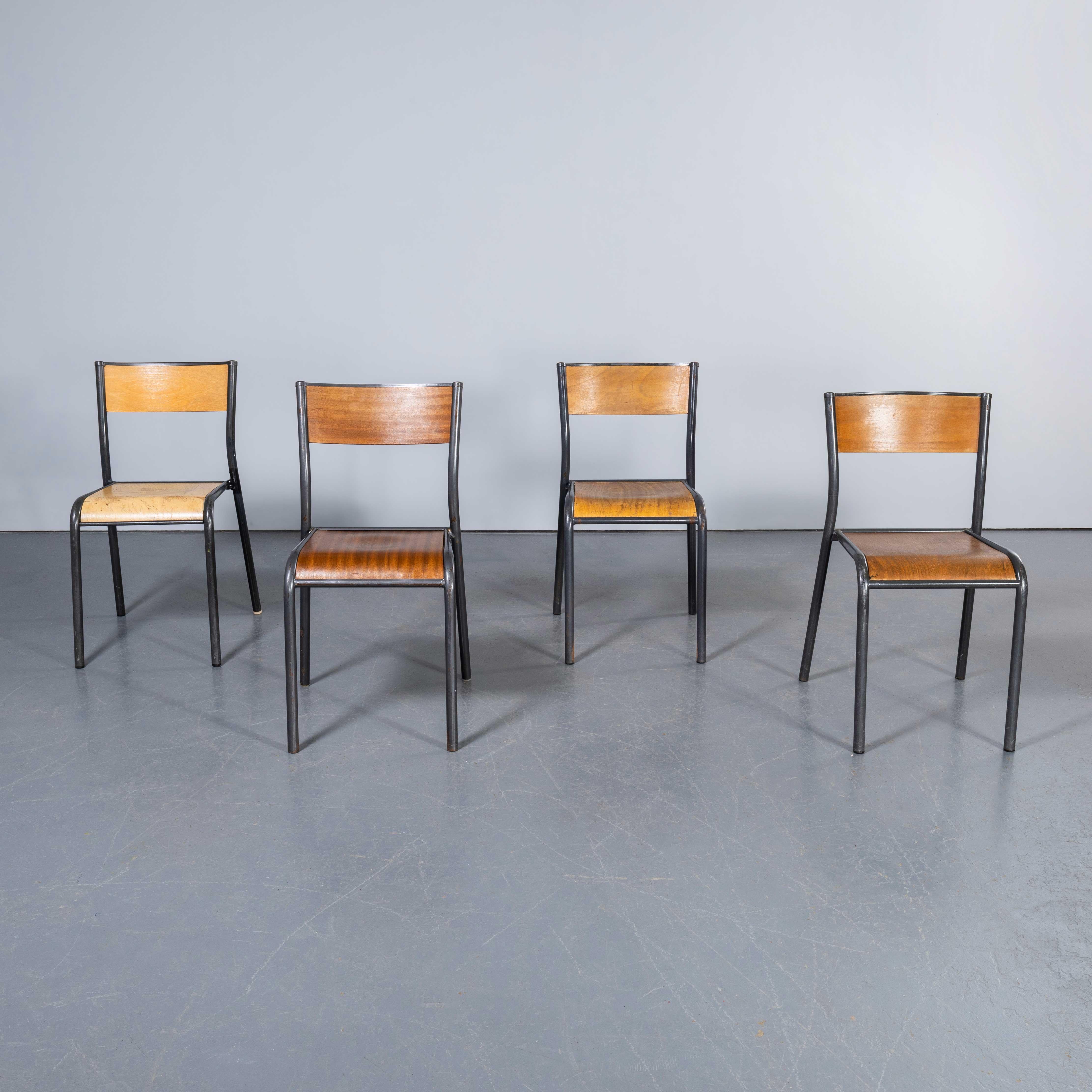 Chaises de salle à manger empilables Mullca gris graphite des années 1960 - Bonne quantité disponible en vente 3