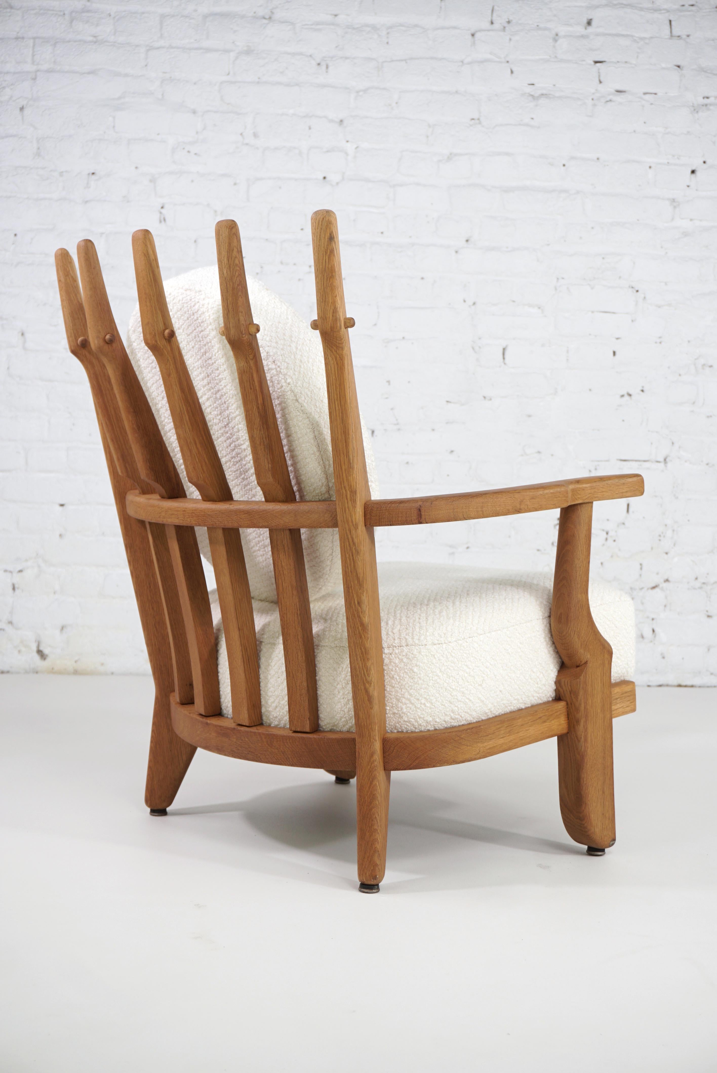 1960s French Guillerme & Chambron Design Oak and Bouclé Fabric Armchair In Good Condition In Tourcoing, FR