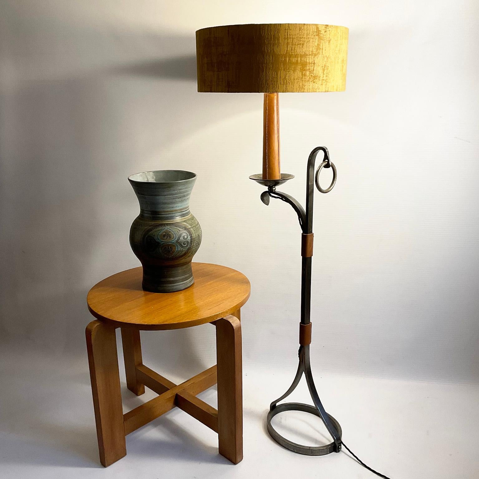 1960s Brutalist Iron Floor Lamp by Jean Pierre Ryckaert for Le Dauphin For Sale 4