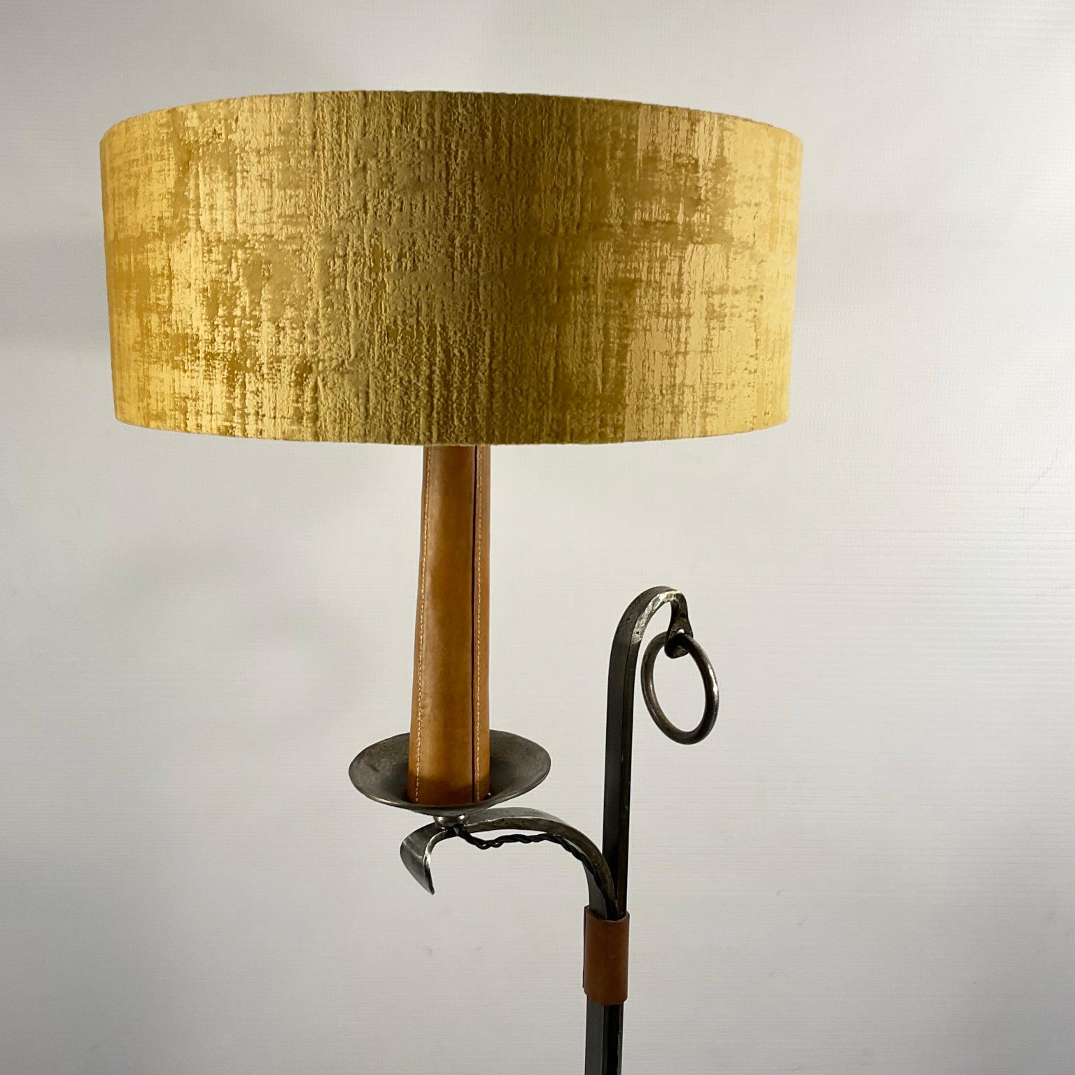 1960s Brutalist Iron Floor Lamp by Jean Pierre Ryckaert for Le Dauphin In Good Condition For Sale In London, GB