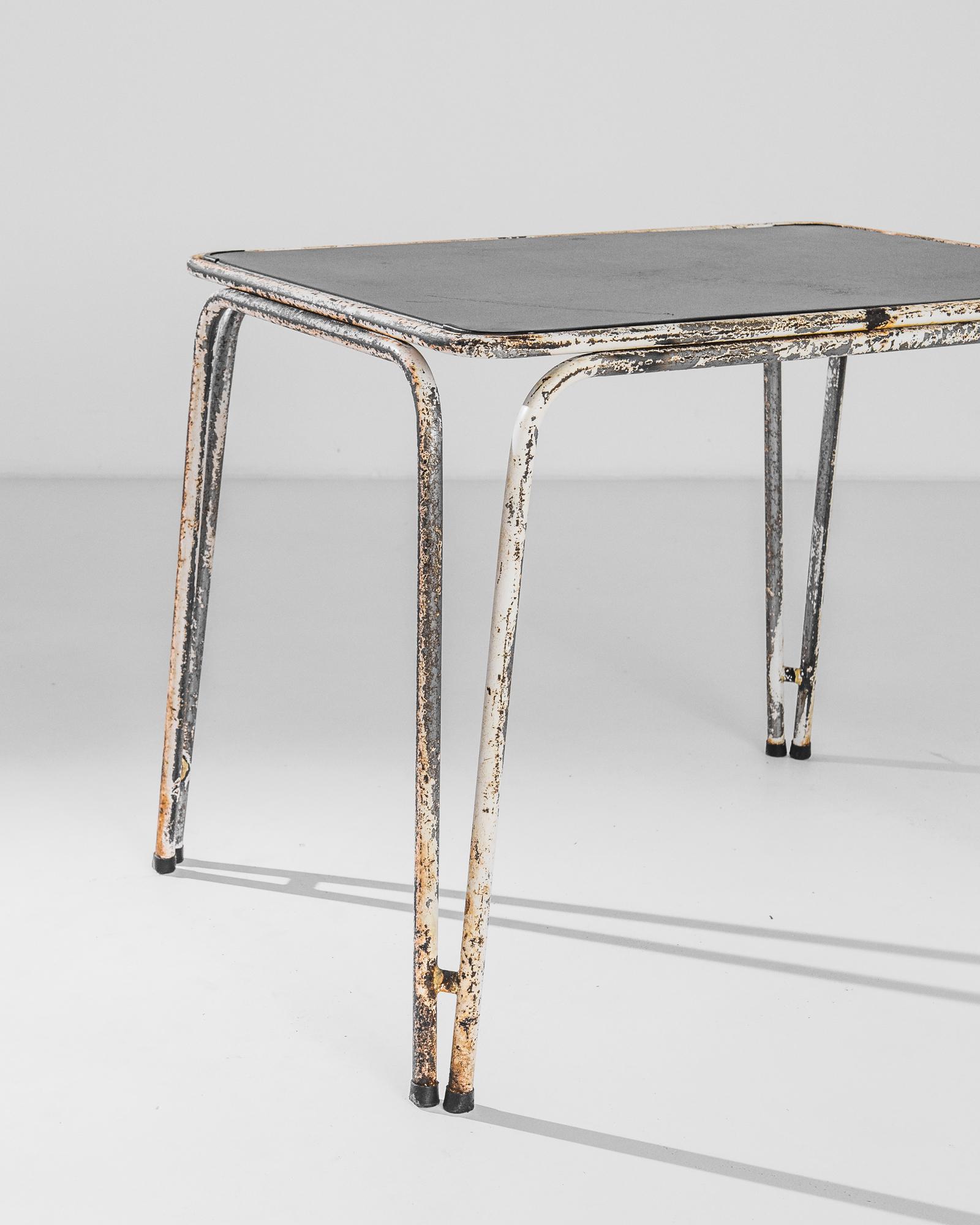 Mid-Century Modern 1960s French Metal Garden Table For Sale