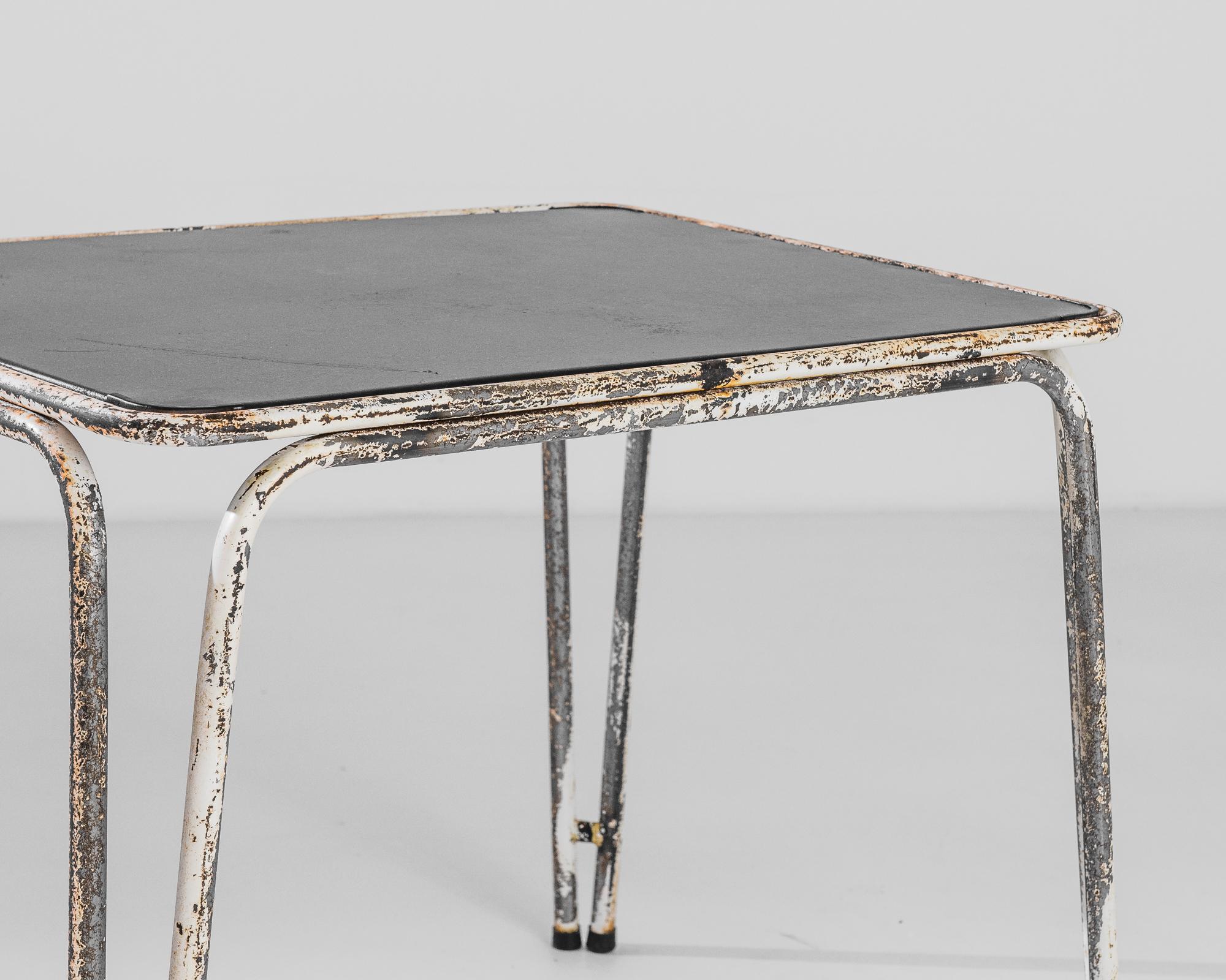 1960er Jahre Französisch Metall Garten Tisch im Zustand „Gut“ im Angebot in High Point, NC