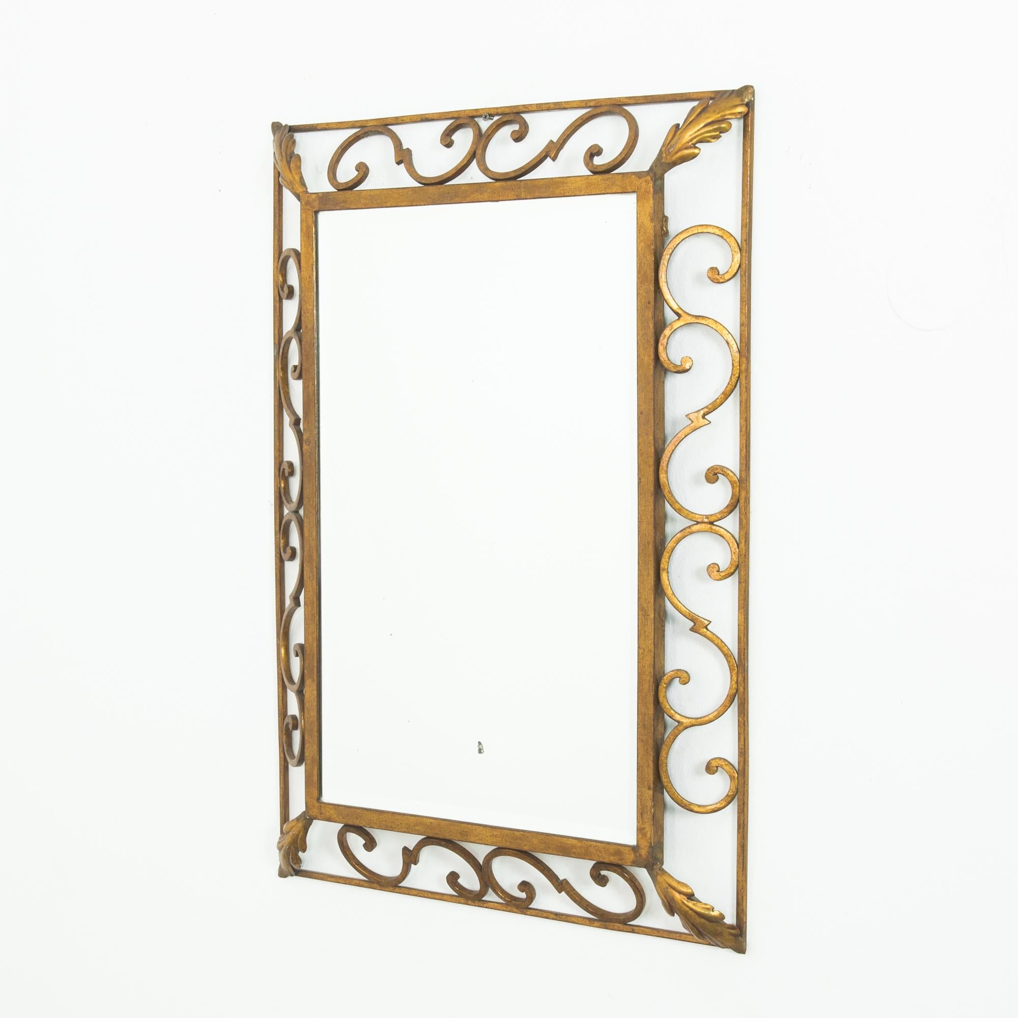 Français Miroir en métal français 1960