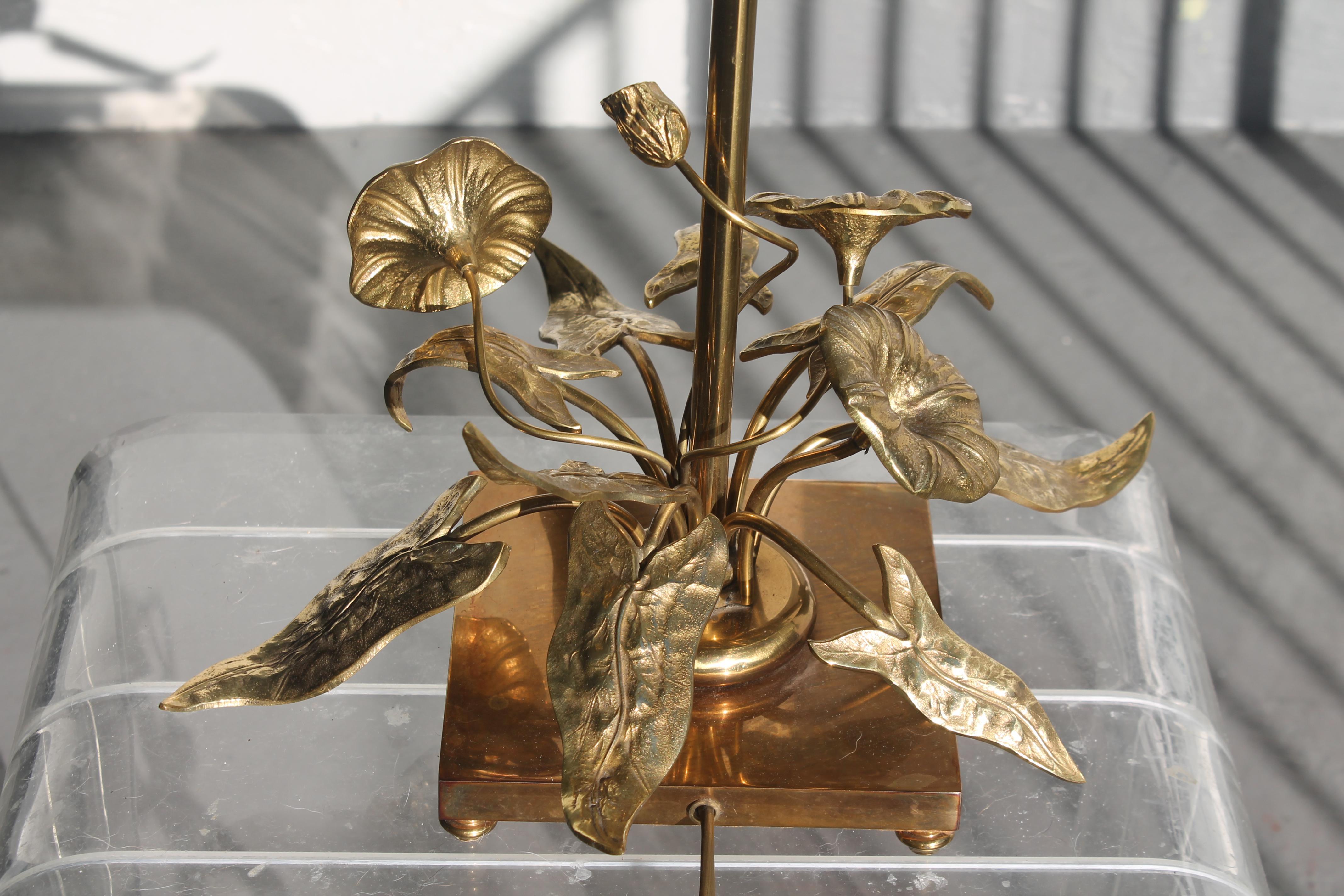 Mid-Century Modern 1960s French Mid Century Modern Gilt Bronze FloralTable Lamp att. Maison Charles For Sale