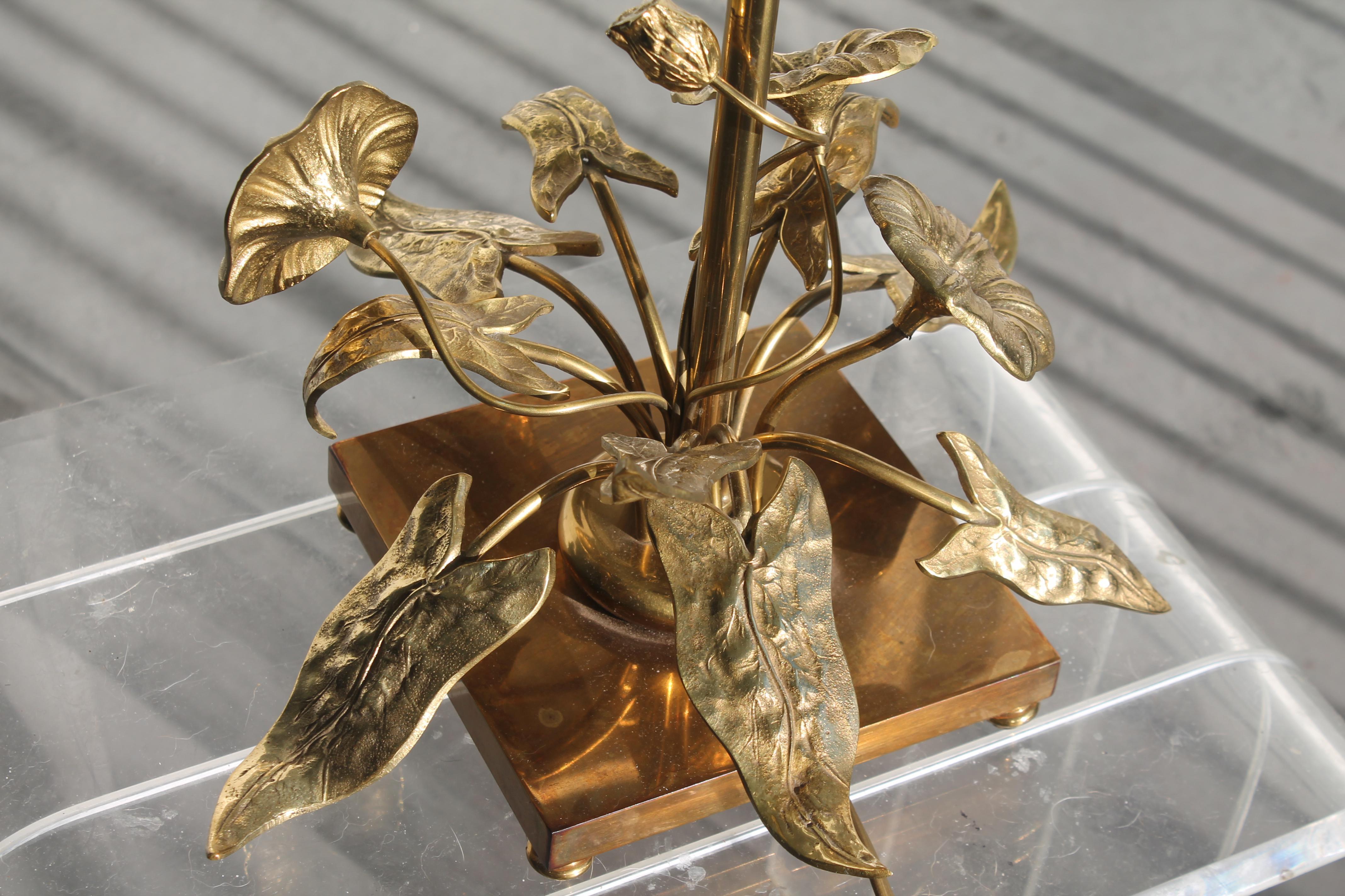 Mid-20th Century 1960s French Mid Century Modern Gilt Bronze FloralTable Lamp att. Maison Charles For Sale