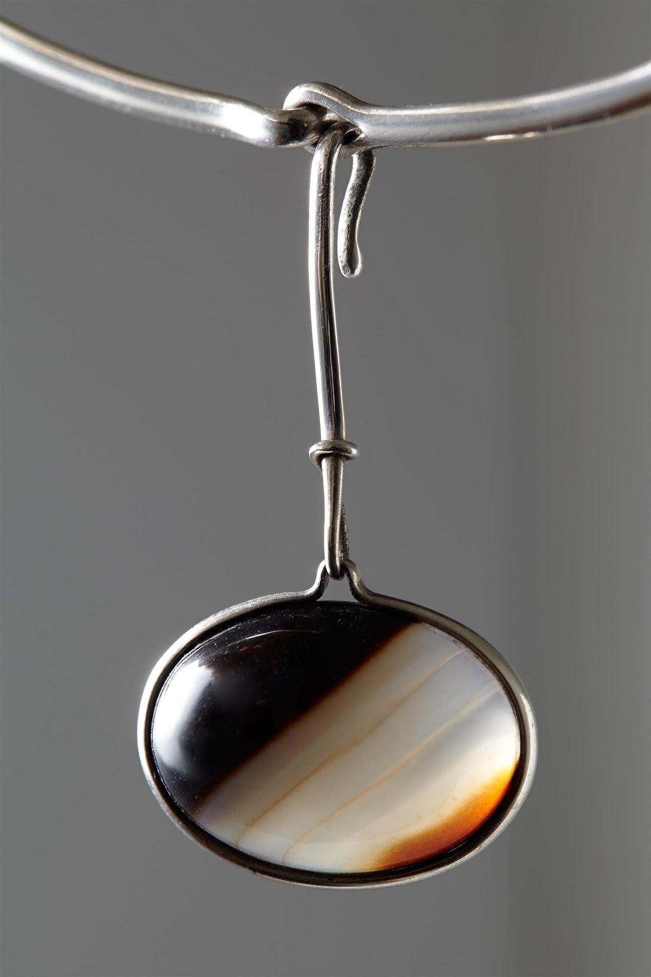 Sterling silver and Agate.

Manufactured in Indonesia, 1990's.
