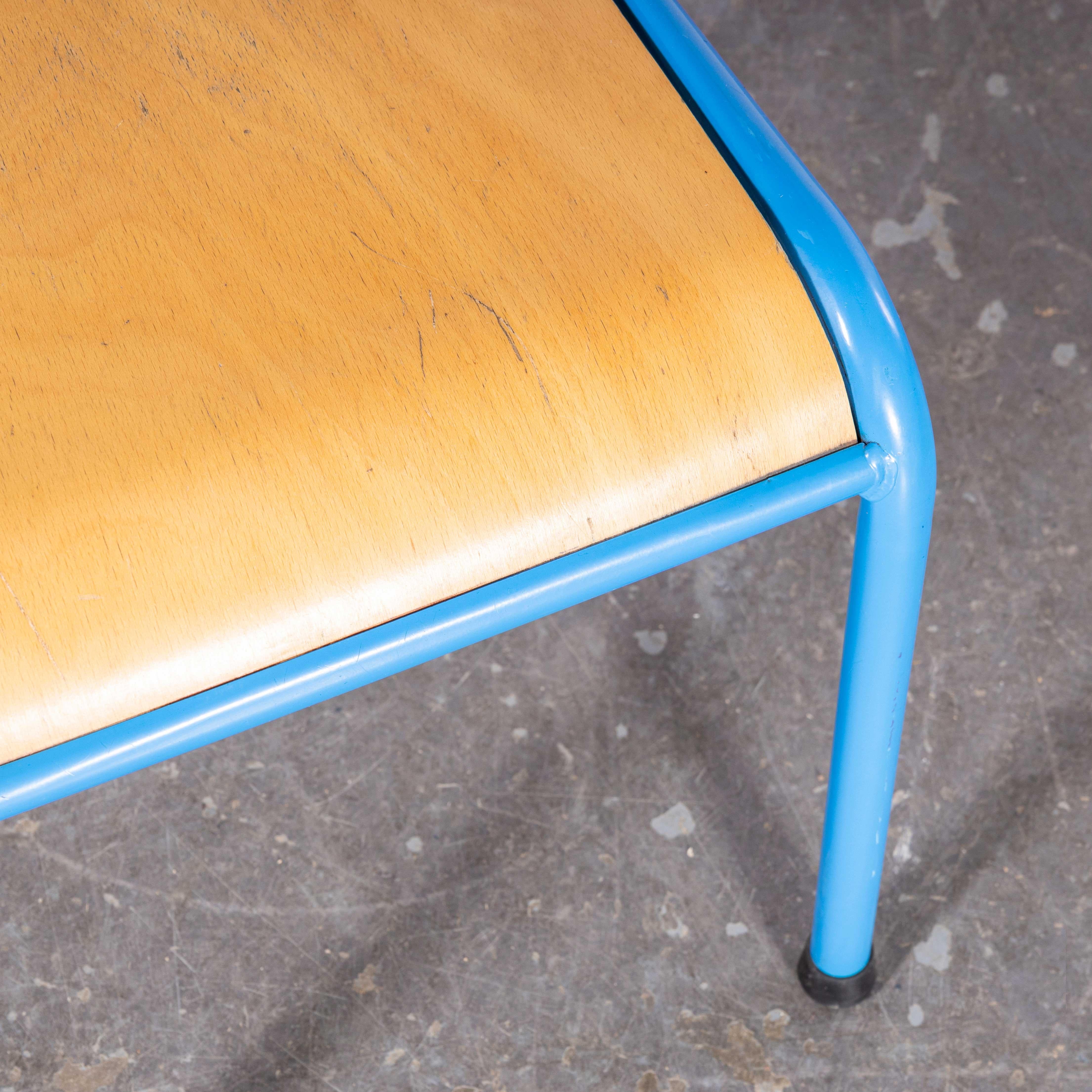 Ensemble de neuf chaises d'enfants empilables Mullca françaises des années 1960 en vente 1