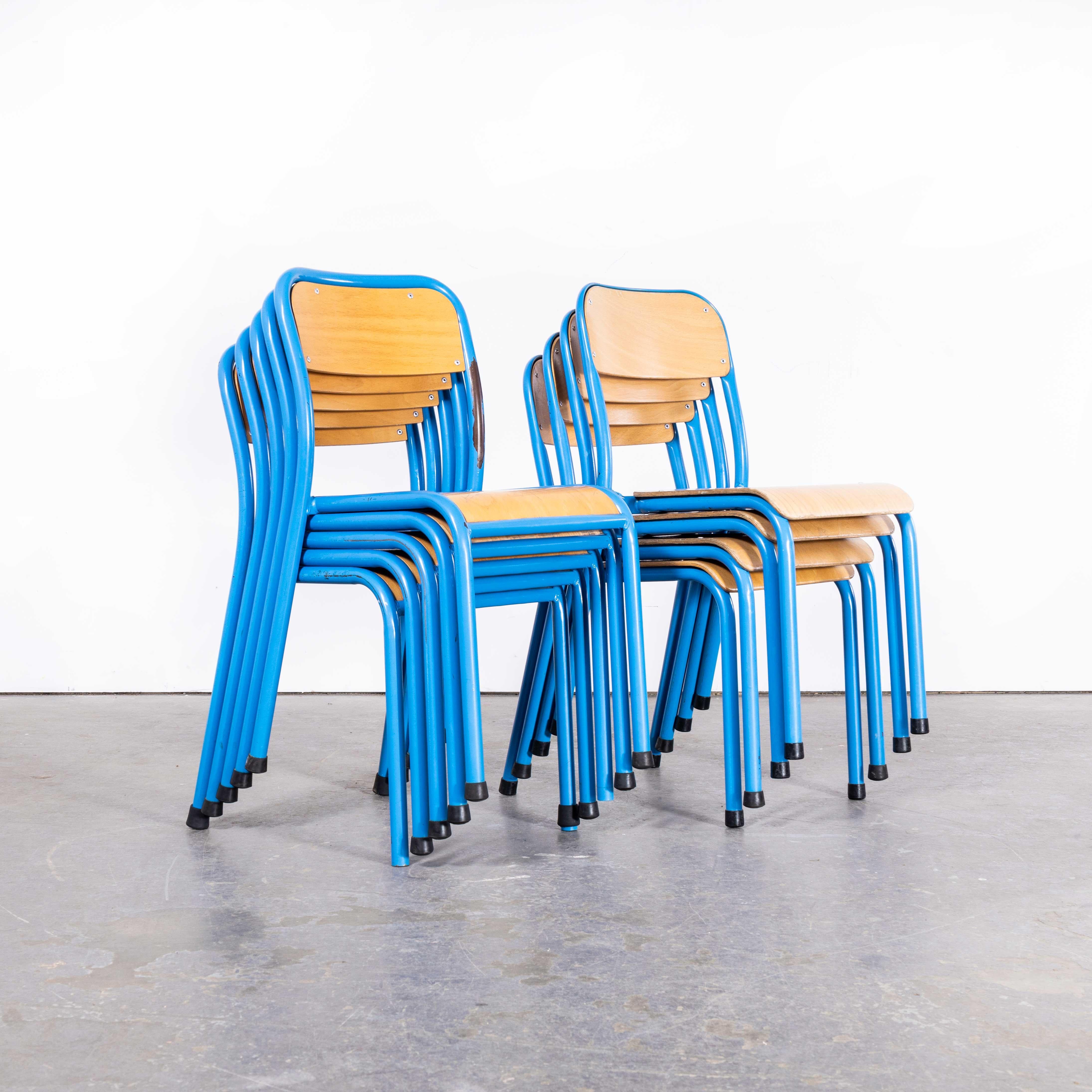 Ensemble de neuf chaises d'enfants empilables Mullca françaises des années 1960 en vente 2