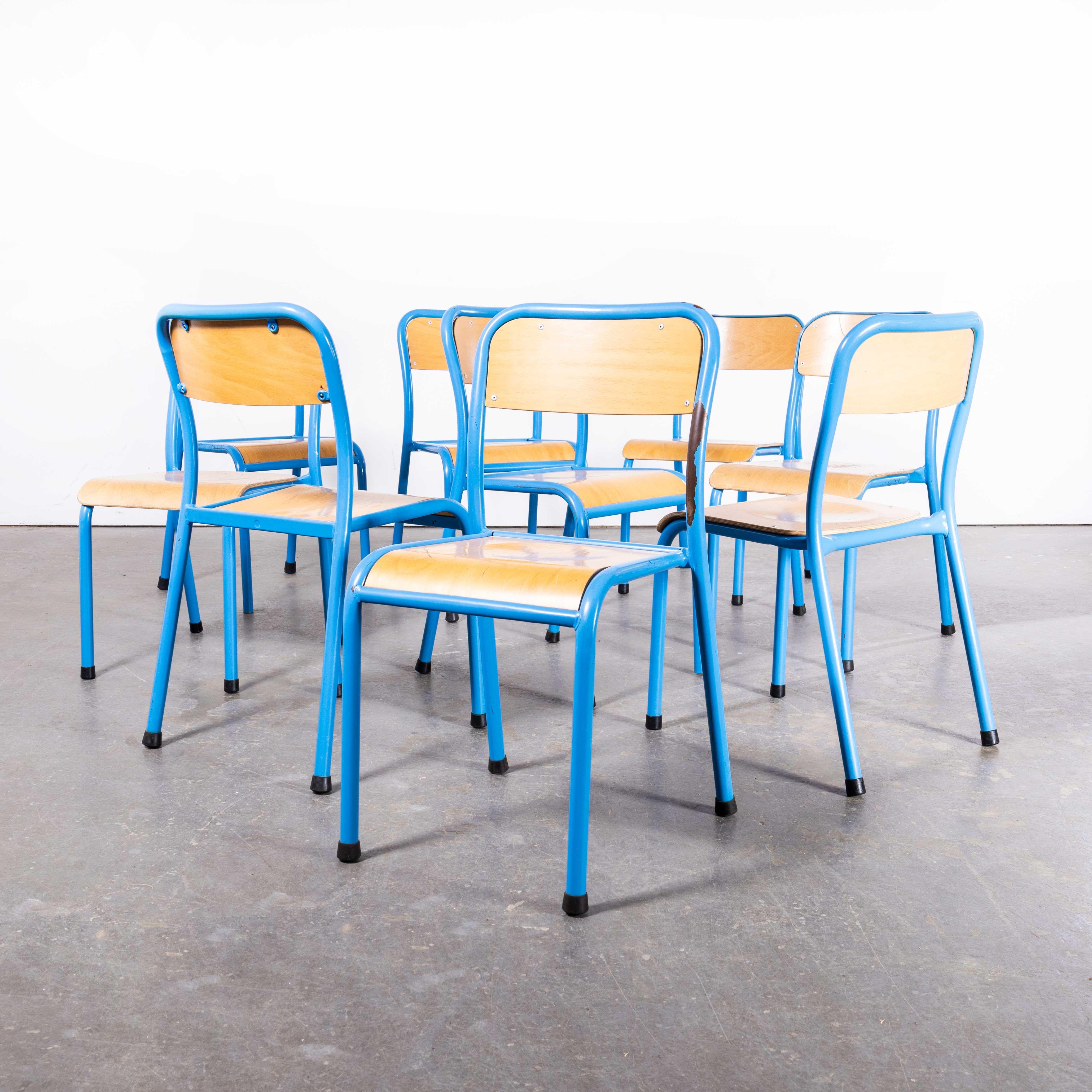 Ensemble de neuf chaises d'enfants empilables Mullca françaises des années 1960 en vente 3