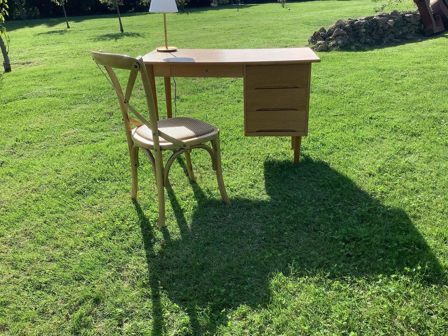 1960’s French Oak Desk In Good Condition In London, Lambeth