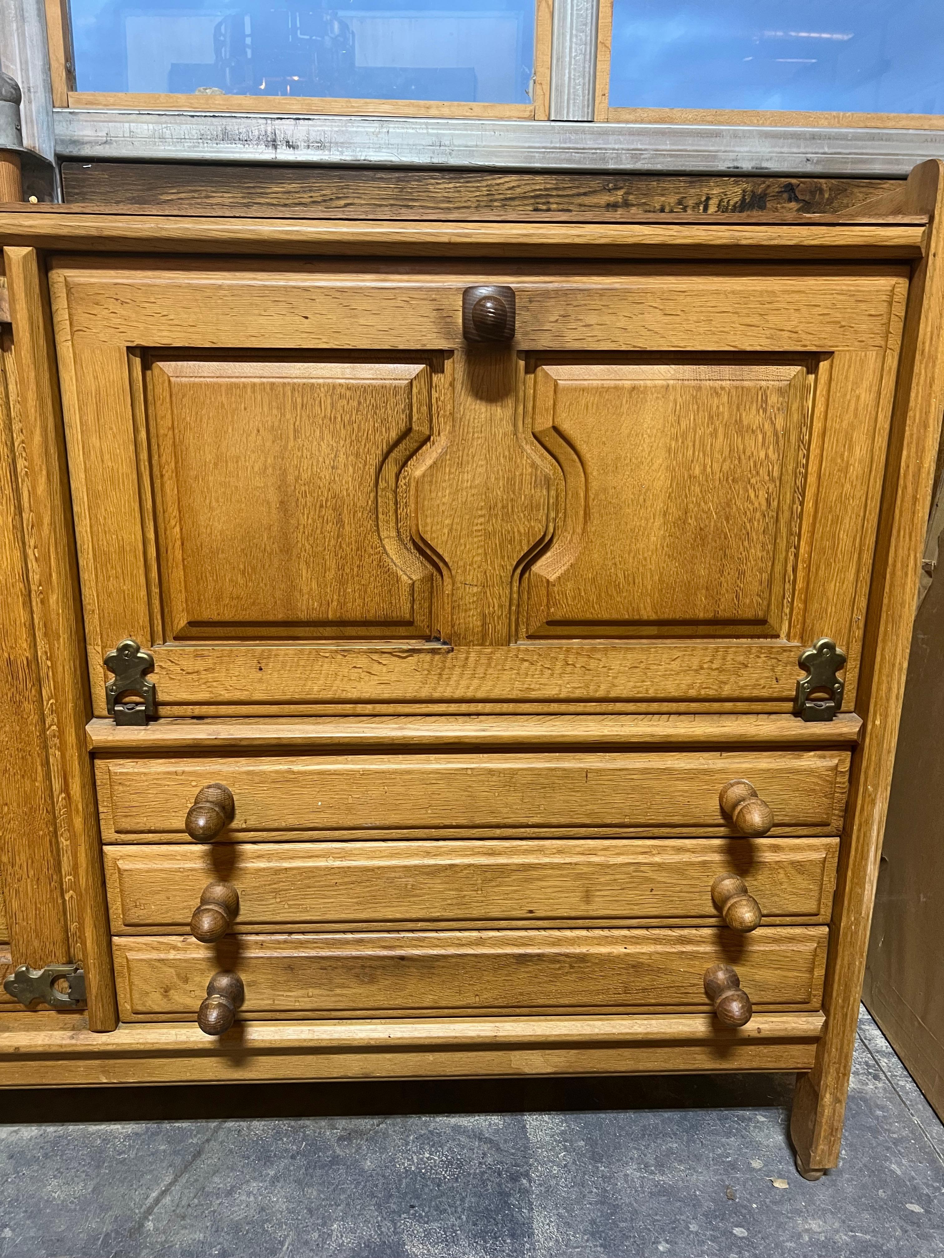 1960’s French oak sideboard by Guillerme et Chambron In Good Condition For Sale In Chicago, IL