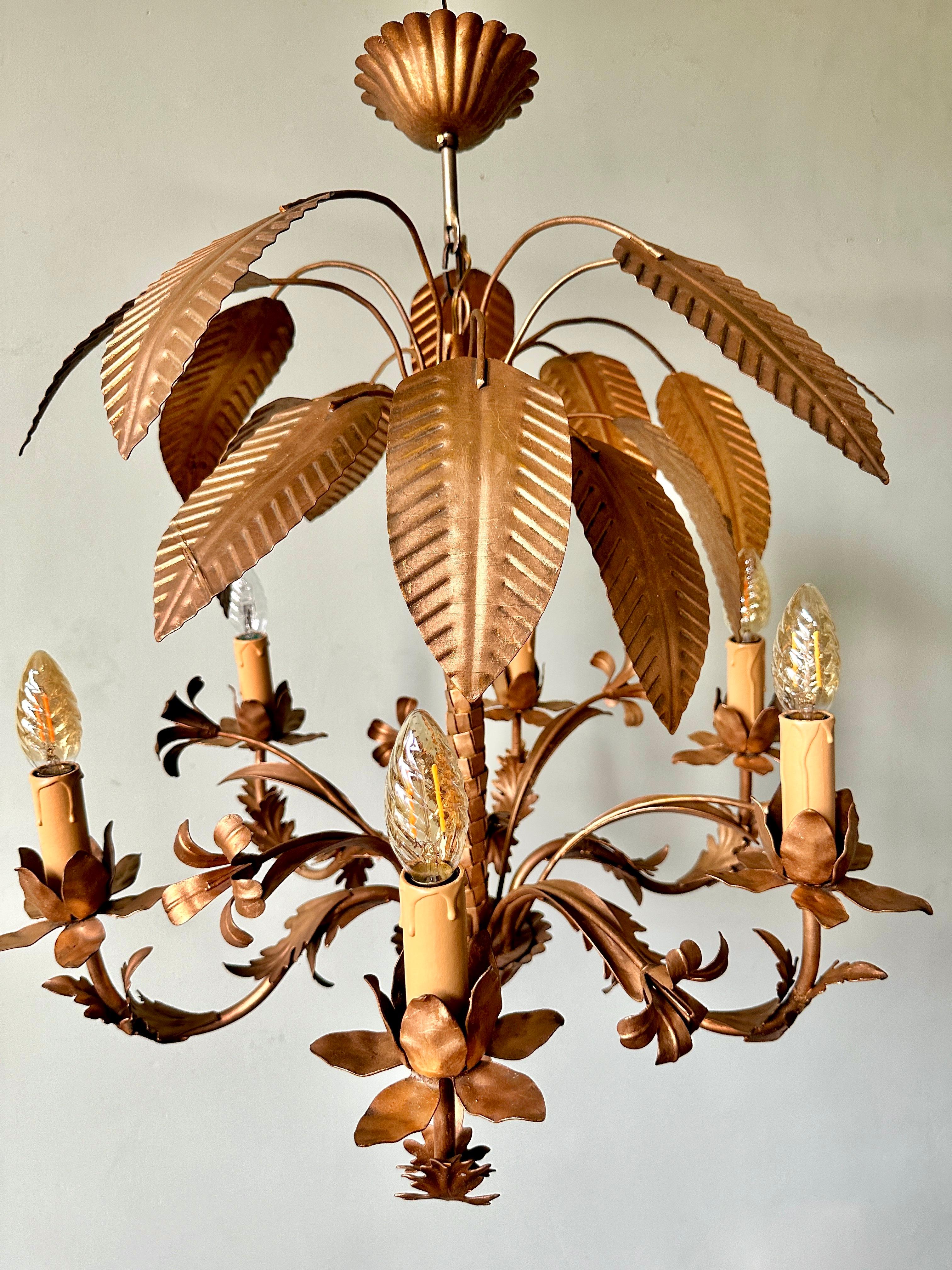 Hollywood Regency 1960s French Palm Tole Toleware Chandelier For Sale
