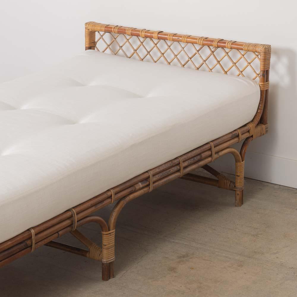 1960s French Rattan Daybed For Sale 5
