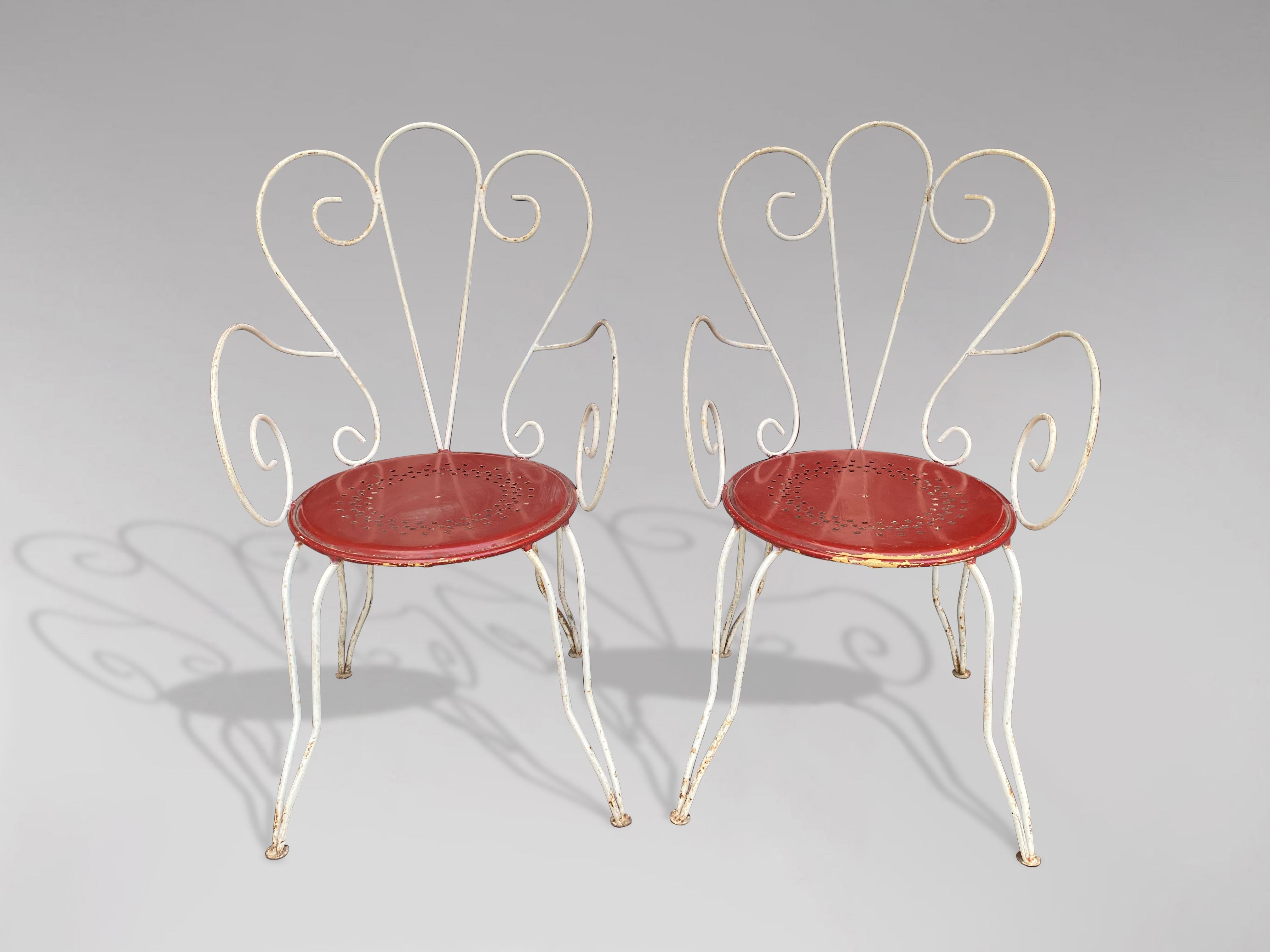 1960s French Riviera Painted Metal Garden Set Table and Chairs For Sale 2