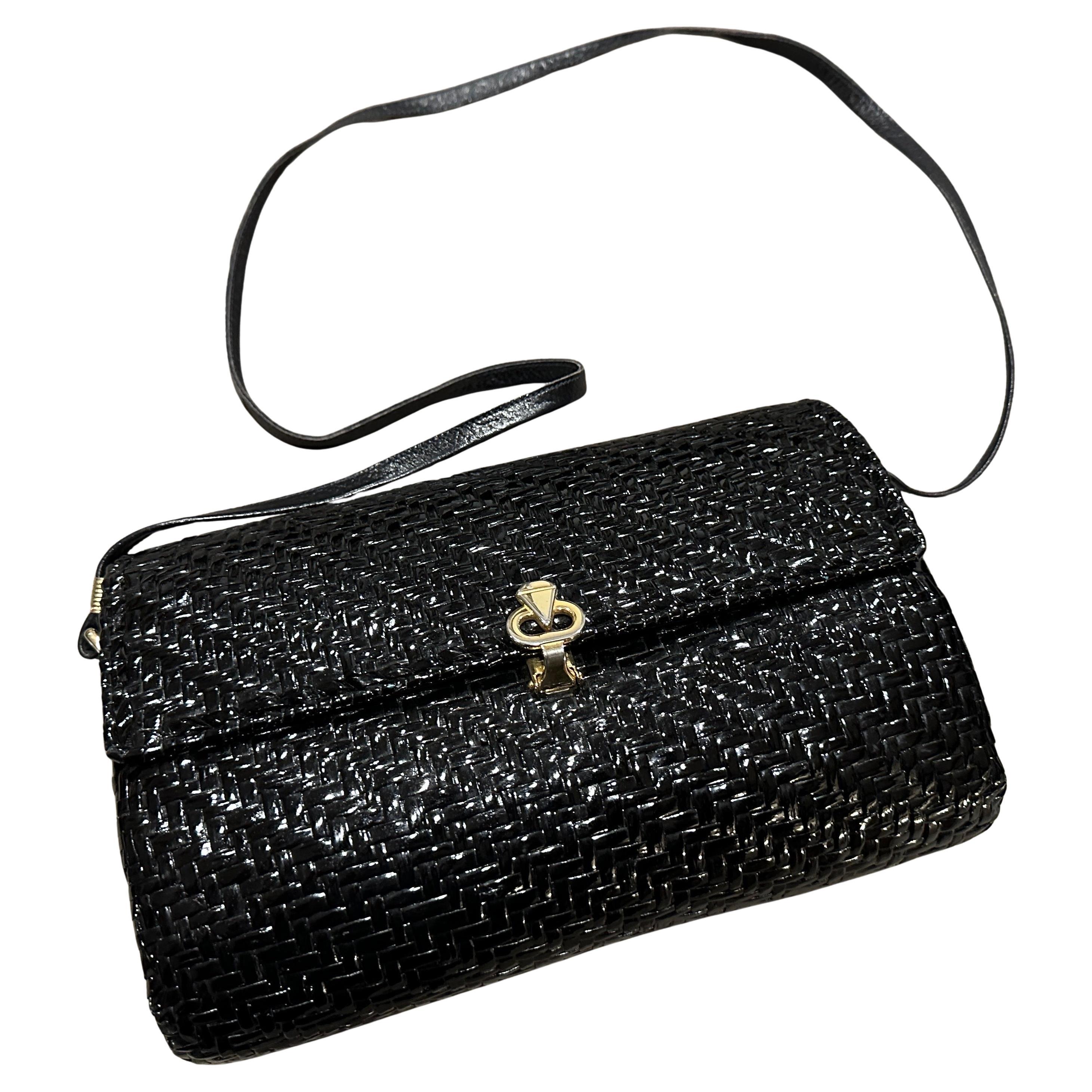 1960s French Riviera Style Glossy Black Wicker and Brass Italian Shoulder Bag For Sale