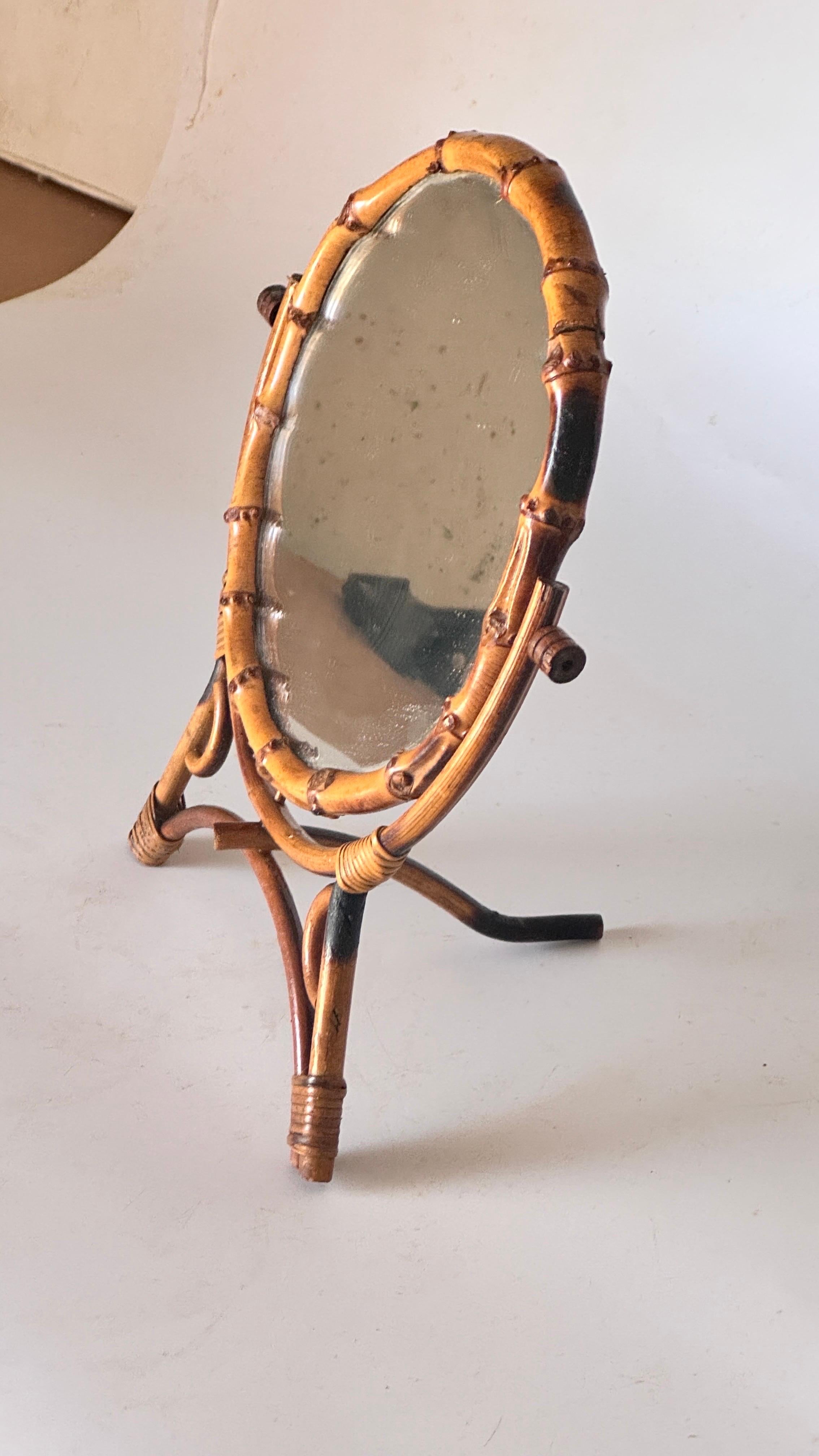 1960s French Riviera Tripod Table Mirror in Rattan, Adjustable Circular Design For Sale 6