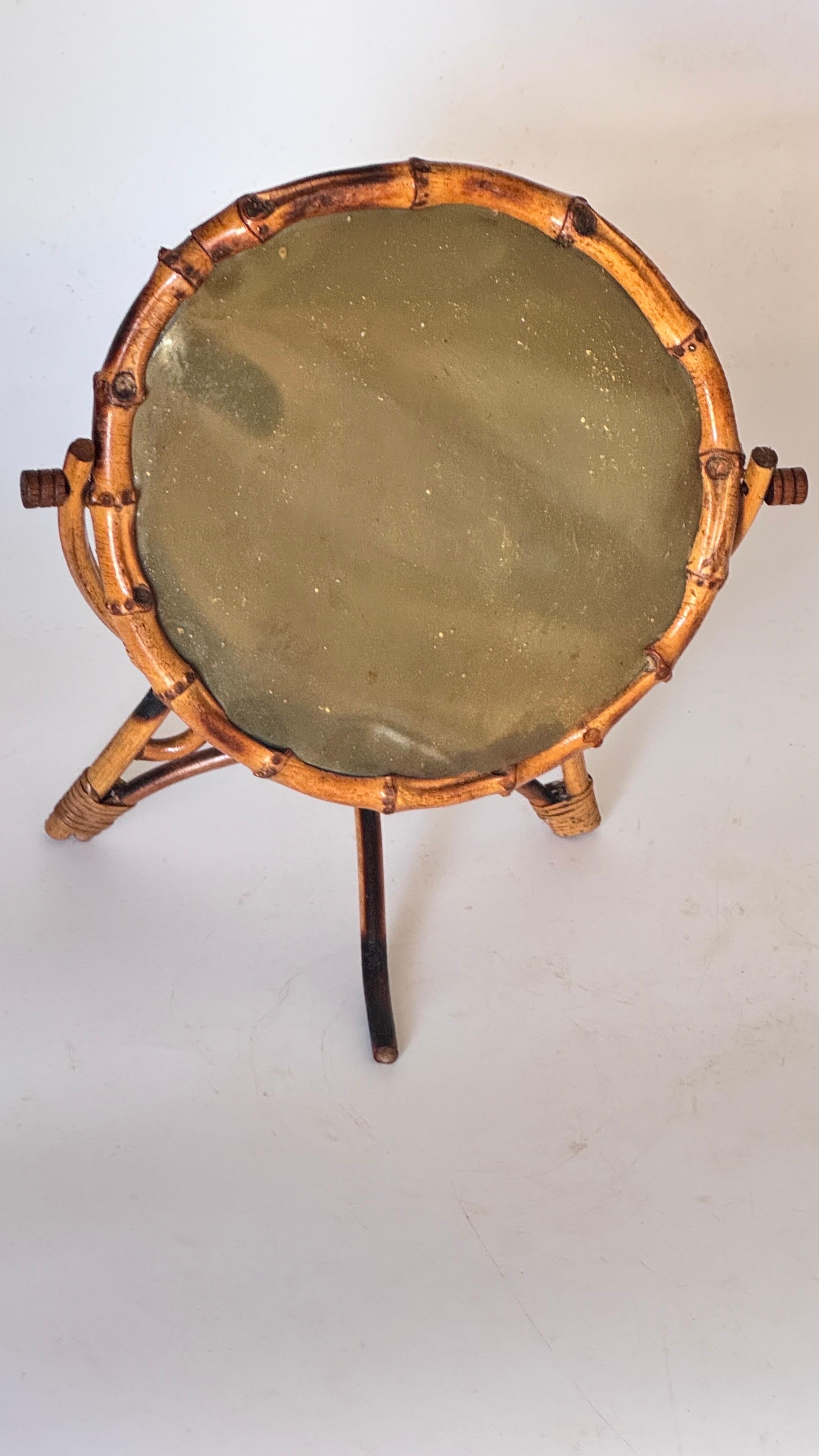 1960s French Riviera Tripod Table Mirror in Rattan, Adjustable Circular Design For Sale 1