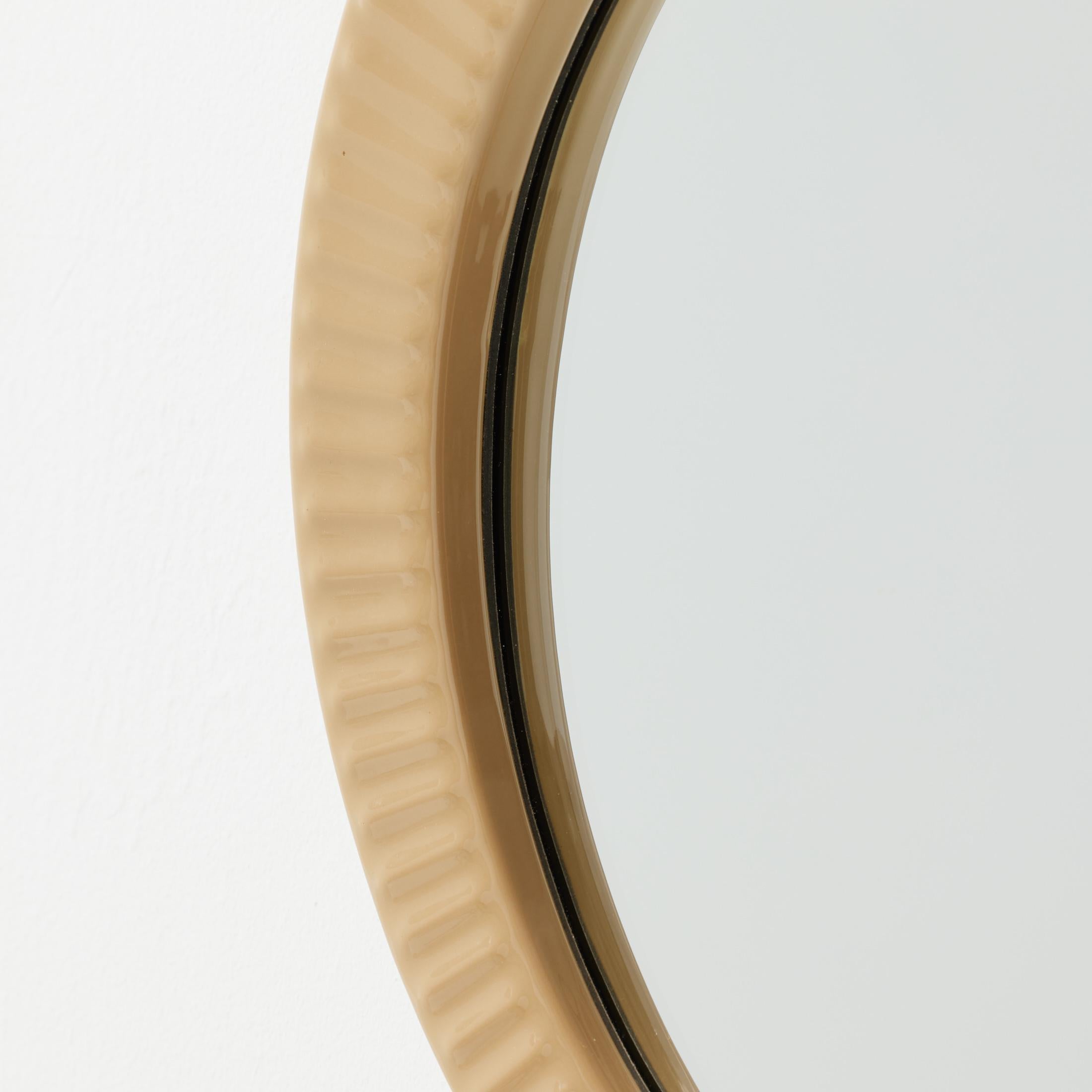 1960s French Round Mirror with Beige Glazed Ceramic Frame For Sale 5